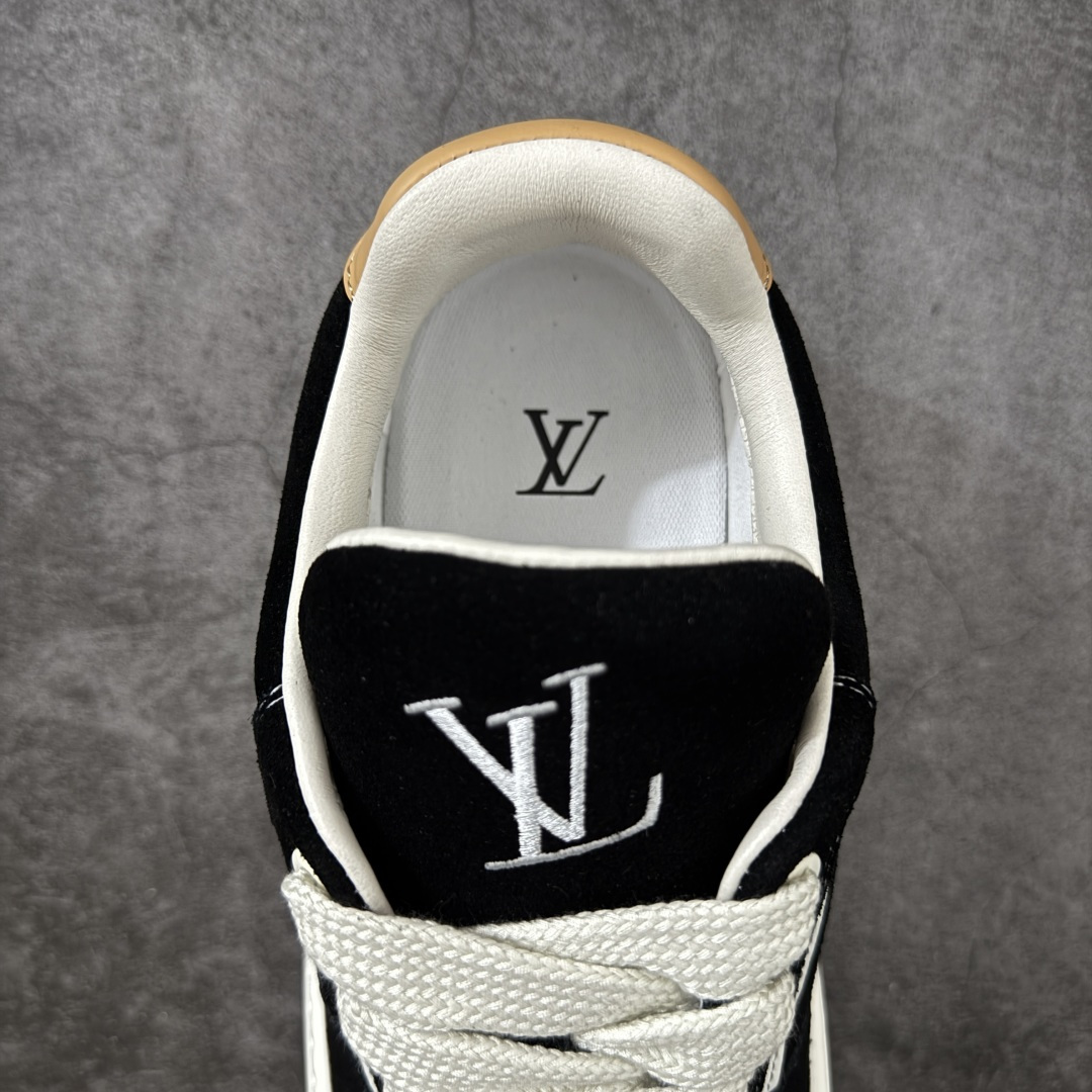 图片[8]-【XC礼盒版】LV 路易威登LOUIS VUITTON Tilted Low Sneakers 倾斜系列低帮复古休闲运动文化百搭板鞋 2026早春款板鞋 LV爆款饼干鞋 现货供应 市场第一梯队品质 细节正确版 广东原产 升级原楦型开发纸版 厚实抽屉礼品鞋盒及包装说明书防尘布袋物件(附送官方快递加固牛皮纸外盒!!)#采用Monogram 丹宁布鞋面材质#鞋垫嵌入软脚感EVA物料#后跟耐弯折滴塑支撑片#全新开发TPR光泽组合隔色鞋底❗ 尺码：38 39 40 41 42 43 44 45-选品中心