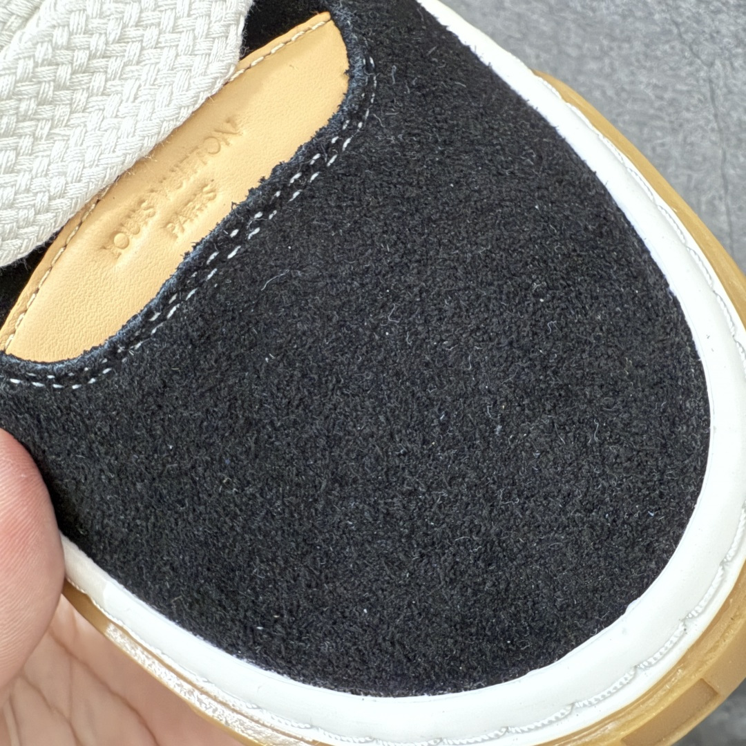 图片[5]-【XC礼盒版】LV 路易威登LOUIS VUITTON Tilted Low Sneakers 倾斜系列低帮复古休闲运动文化百搭板鞋 2026早春款板鞋 LV爆款饼干鞋 现货供应 市场第一梯队品质 细节正确版 广东原产 升级原楦型开发纸版 厚实抽屉礼品鞋盒及包装说明书防尘布袋物件(附送官方快递加固牛皮纸外盒!!)#采用Monogram 丹宁布鞋面材质#鞋垫嵌入软脚感EVA物料#后跟耐弯折滴塑支撑片#全新开发TPR光泽组合隔色鞋底❗ 尺码：38 39 40 41 42 43 44 45-选品中心