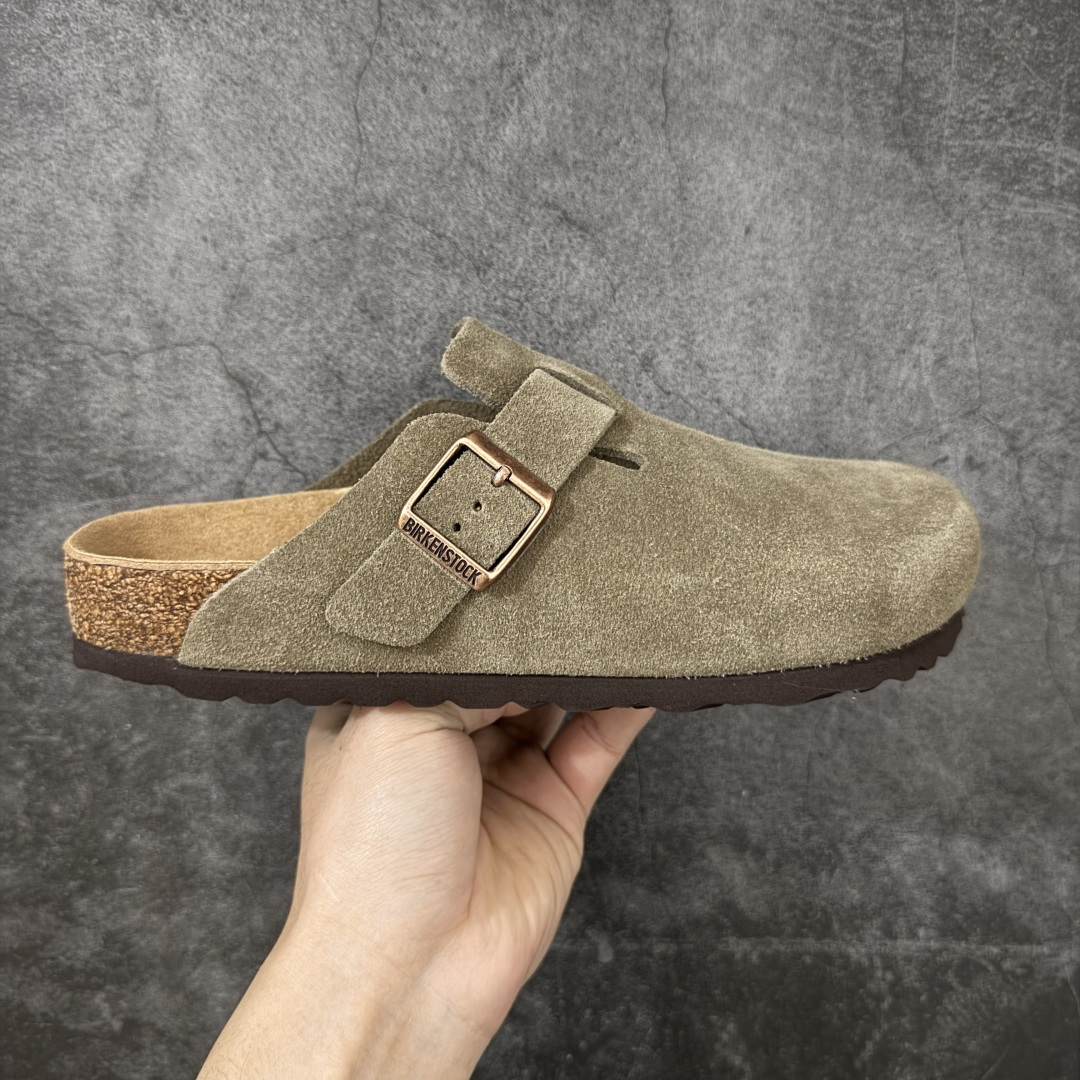 【纯原Y版】德国知名品牌博肯 Birkenstock 勃肯包拖系列 牛皮绒面革平底复古软木休闲鞋 配色货号:0560771 勃肯包头拖 市面顶级版本 真正软木塞大底 品质细节领先市场版本 原产品质 采用质地柔软牛皮绒面革 中底搭载缓震软木橡胶 尺码:35 36 37 38 39 40 41 42 43 44 45-选品中心