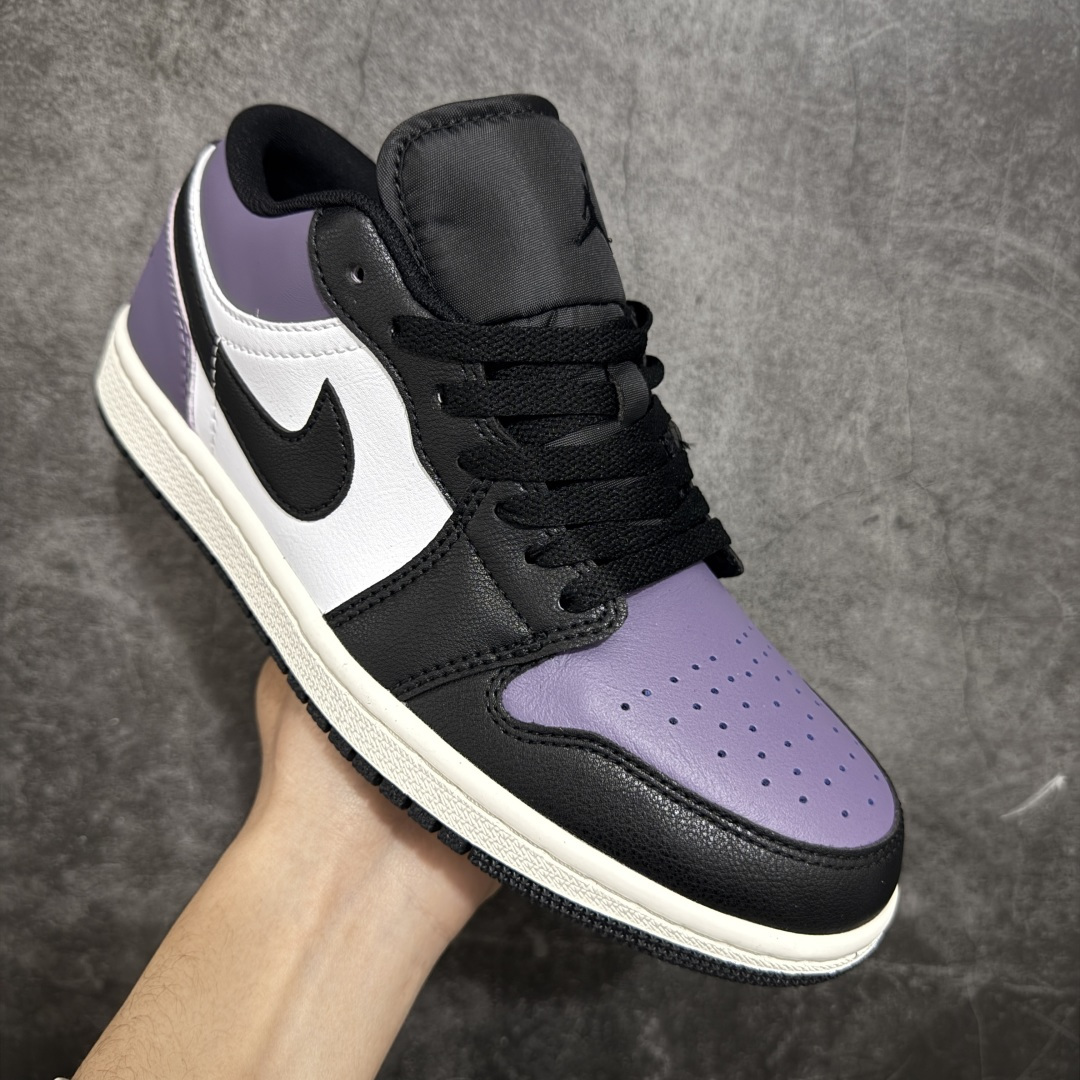 图片[3]-【H11纯原】Nike Air Jordan 1 Low SE AJ1舒适贴合 防滑耐磨 低帮 复古篮球鞋 男女同款 黑紫 货号：553560-081 H11纯原外贸平台特供订单 全套原纸板楦头开发 原厂特供材料配套加持 确保原汁原味 完美呈现版型 原档数据独家私模大底 男女鞋同步官方开发至47.5 原装进口轻量化鞋垫 进口港宝加持 后跟自然饱满 还原公司包裹性 鞋面采用原装数据贴合技术 全方位贴合包裹脚型 鞋跟部鞋底牵引设计 提供强大的抓地性能 更适应不同实战场地路面 尺码：35.5 36 36.5 37.5 38 38.5 39 40 40.5 41 42 42.5 43 44 45 46 47.5-选品中心