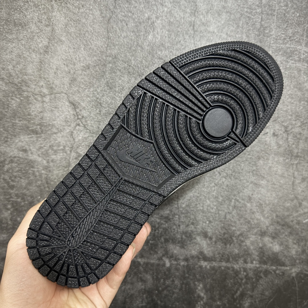 图片[9]-【H11纯原】Nike Air Jordan 1 Low SE AJ1舒适贴合 防滑耐磨 低帮 复古篮球鞋 男女同款 黑紫 货号：553560-081 H11纯原外贸平台特供订单 全套原纸板楦头开发 原厂特供材料配套加持 确保原汁原味 完美呈现版型 原档数据独家私模大底 男女鞋同步官方开发至47.5 原装进口轻量化鞋垫 进口港宝加持 后跟自然饱满 还原公司包裹性 鞋面采用原装数据贴合技术 全方位贴合包裹脚型 鞋跟部鞋底牵引设计 提供强大的抓地性能 更适应不同实战场地路面 尺码：35.5 36 36.5 37.5 38 38.5 39 40 40.5 41 42 42.5 43 44 45 46 47.5-选品中心