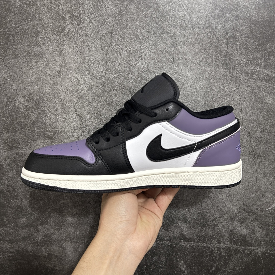 图片[2]-【H11纯原】Nike Air Jordan 1 Low SE AJ1舒适贴合 防滑耐磨 低帮 复古篮球鞋 男女同款 黑紫 货号：553560-081 H11纯原外贸平台特供订单 全套原纸板楦头开发 原厂特供材料配套加持 确保原汁原味 完美呈现版型 原档数据独家私模大底 男女鞋同步官方开发至47.5 原装进口轻量化鞋垫 进口港宝加持 后跟自然饱满 还原公司包裹性 鞋面采用原装数据贴合技术 全方位贴合包裹脚型 鞋跟部鞋底牵引设计 提供强大的抓地性能 更适应不同实战场地路面 尺码：35.5 36 36.5 37.5 38 38.5 39 40 40.5 41 42 42.5 43 44 45 46 47.5-选品中心