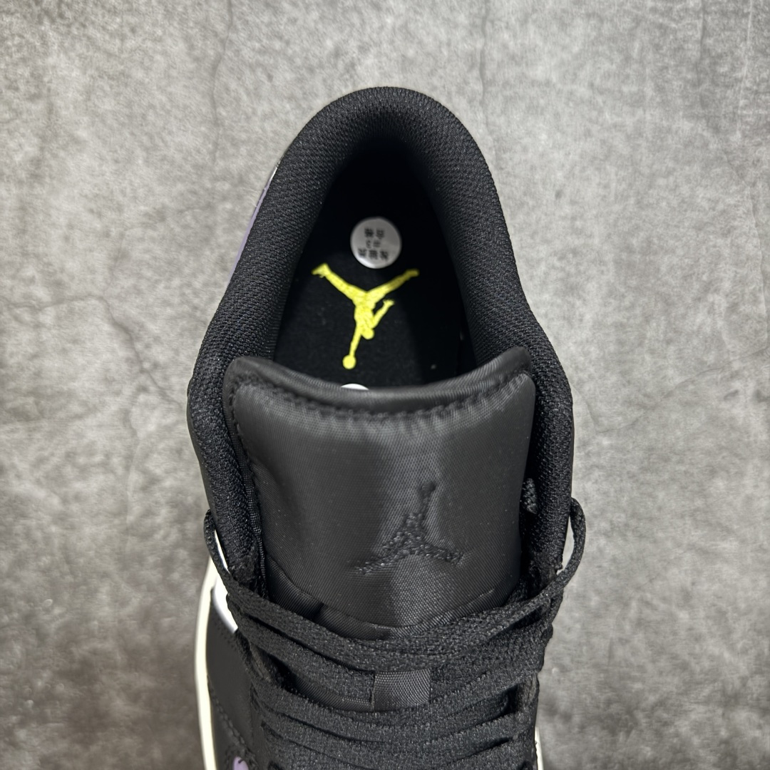 图片[8]-【H11纯原】Nike Air Jordan 1 Low SE AJ1舒适贴合 防滑耐磨 低帮 复古篮球鞋 男女同款 黑紫 货号：553560-081 H11纯原外贸平台特供订单 全套原纸板楦头开发 原厂特供材料配套加持 确保原汁原味 完美呈现版型 原档数据独家私模大底 男女鞋同步官方开发至47.5 原装进口轻量化鞋垫 进口港宝加持 后跟自然饱满 还原公司包裹性 鞋面采用原装数据贴合技术 全方位贴合包裹脚型 鞋跟部鞋底牵引设计 提供强大的抓地性能 更适应不同实战场地路面 尺码：35.5 36 36.5 37.5 38 38.5 39 40 40.5 41 42 42.5 43 44 45 46 47.5-选品中心