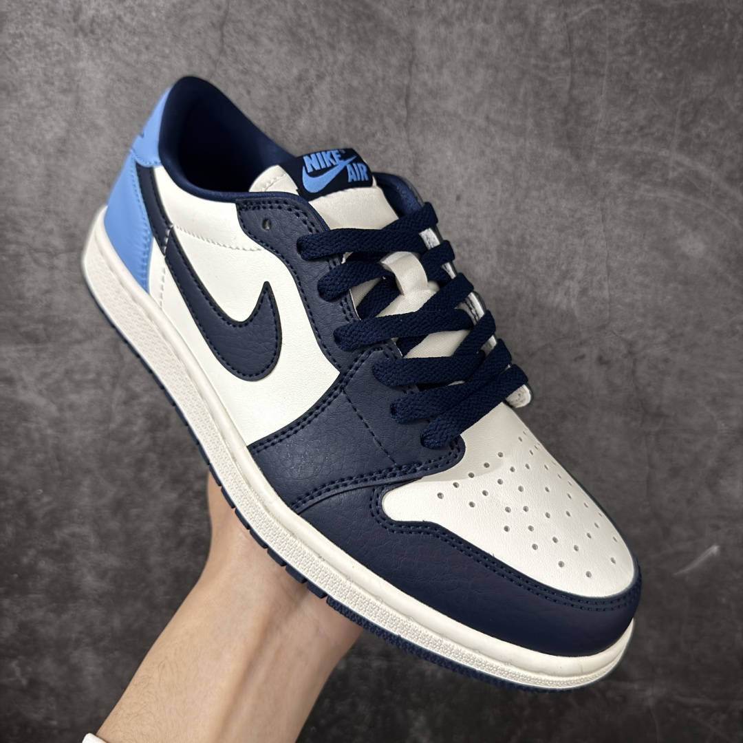 图片[3]-【H11纯原】Nike Air Jordan 1 Low OG AJ1舒适贴合 防滑耐磨 低帮 复古篮球鞋 男女同款 黑曜石 黑白蓝 货号：CZ0790-400 H11纯原外贸平台特供订单 全套原纸板楦头开发 原厂特供材料配套加持 确保原汁原味 完美呈现版型 原档数据独家私模大底 男女鞋同步官方开发至47.5 原装进口轻量化鞋垫 进口港宝加持 后跟自然饱满 还原公司包裹性 鞋面采用原装数据贴合技术 全方位贴合包裹脚型 鞋跟部鞋底牵引设计 提供强大的抓地性能 更适应不同实战场地路面 尺码：35.5 36 36.5 37.5 38 38.5 39 40 40.5 41 42 42.5 43 44 45 46 47.5-选品中心