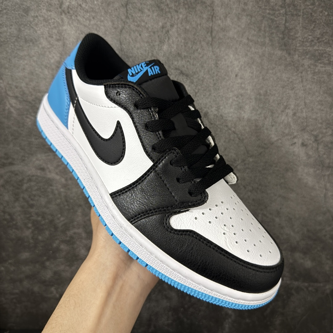 图片[3]-【H11纯原】Nike Air Jordan 1 Low OG AJ1舒适贴合 防滑耐磨 低帮 复古篮球鞋 男女同款 黑曜石 黑白蓝 货号：CZ0790-104 H11纯原外贸平台特供订单 全套原纸板楦头开发 原厂特供材料配套加持 确保原汁原味 完美呈现版型 原档数据独家私模大底 男女鞋同步官方开发至47.5 原装进口轻量化鞋垫 进口港宝加持 后跟自然饱满 还原公司包裹性 鞋面采用原装数据贴合技术 全方位贴合包裹脚型 鞋跟部鞋底牵引设计 提供强大的抓地性能 更适应不同实战场地路面 尺码：35.5 36 36.5 37.5 38 38.5 39 40 40.5 41 42 42.5 43 44 45 46 47.5-选品中心
