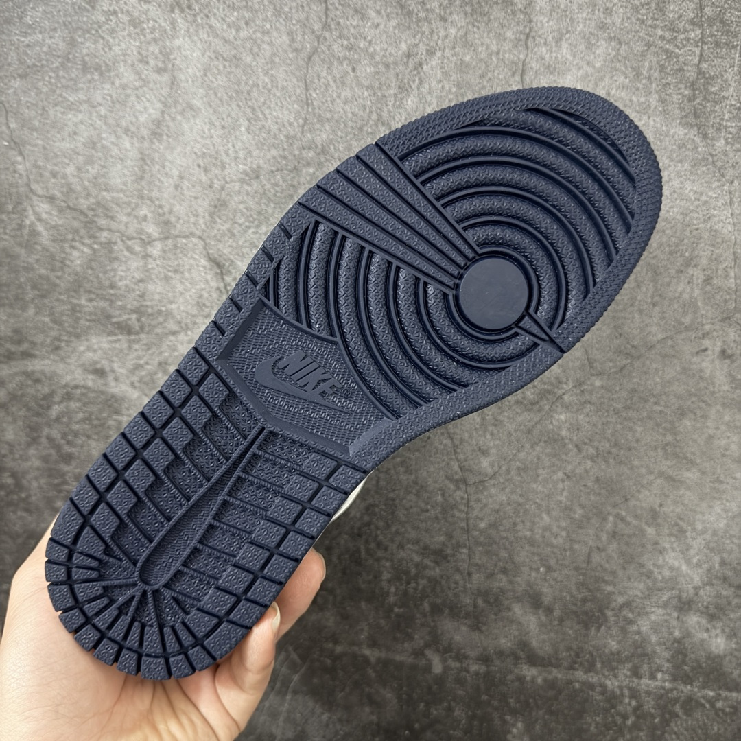 图片[9]-【H11纯原】Nike Air Jordan 1 Low OG AJ1舒适贴合 防滑耐磨 低帮 复古篮球鞋 男女同款 白蓝 货号：IO7448-400 H11纯原外贸平台特供订单 全套原纸板楦头开发 原厂特供材料配套加持 确保原汁原味 完美呈现版型 原档数据独家私模大底 男女鞋同步官方开发至47.5 原装进口轻量化鞋垫 进口港宝加持 后跟自然饱满 还原公司包裹性 鞋面采用原装数据贴合技术 全方位贴合包裹脚型 鞋跟部鞋底牵引设计 提供强大的抓地性能 更适应不同实战场地路面 尺码：35.5 36 36.5 37.5 38 38.5 39 40 40.5 41 42 42.5 43 44 45 46 47.5-选品中心