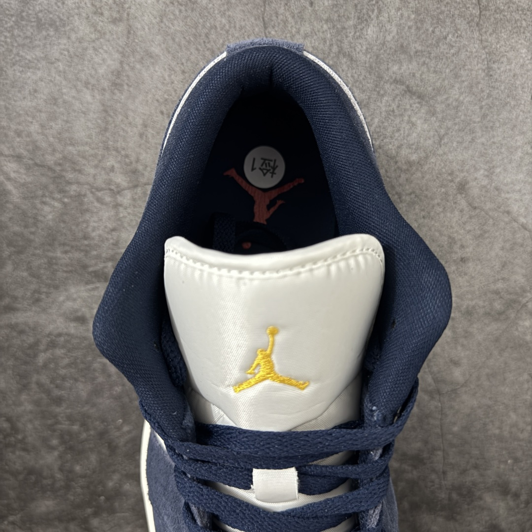 图片[8]-【H11纯原】Nike Air Jordan 1 Low OG AJ1舒适贴合 防滑耐磨 低帮 复古篮球鞋 男女同款 白蓝 货号：IO7448-400 H11纯原外贸平台特供订单 全套原纸板楦头开发 原厂特供材料配套加持 确保原汁原味 完美呈现版型 原档数据独家私模大底 男女鞋同步官方开发至47.5 原装进口轻量化鞋垫 进口港宝加持 后跟自然饱满 还原公司包裹性 鞋面采用原装数据贴合技术 全方位贴合包裹脚型 鞋跟部鞋底牵引设计 提供强大的抓地性能 更适应不同实战场地路面 尺码：35.5 36 36.5 37.5 38 38.5 39 40 40.5 41 42 42.5 43 44 45 46 47.5-选品中心
