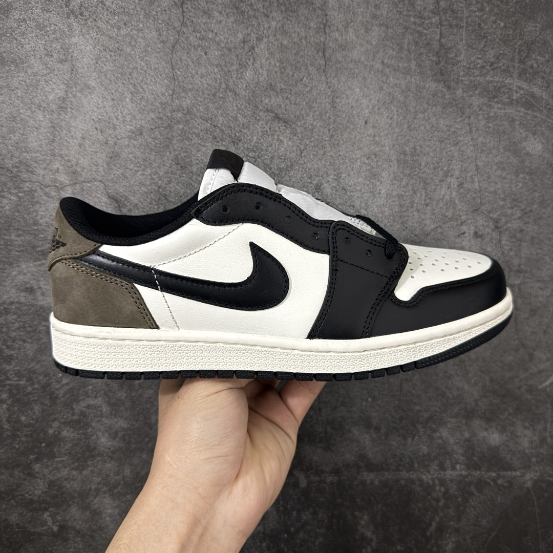 【H11纯原】Nike Air Jordan 1 Low OG AJ1舒适贴合 防滑耐磨 低帮 复古篮球鞋 男女同款 摩卡 货号:CZ0790-102 H11纯原外贸平台特供订单 全套原纸板楦头开发 原厂特供材料配套加持 确保原汁原味 完美呈现版型 原档数据独家私模大底 男女鞋同步官方开发至47.5 原装进口轻量化鞋垫 进口港宝加持 后跟自然饱满 还原公司包裹性 鞋面采用原装数据贴合技术 全方位贴合包裹脚型 鞋跟部鞋底牵引设计 提供强大的抓地性能 更适应不同实战场地路面 尺码:35.5 36 36.5 37.5 38 38.5 39 40 40.5 41 42 42.5 43 44 45 46 47.5-选品中心