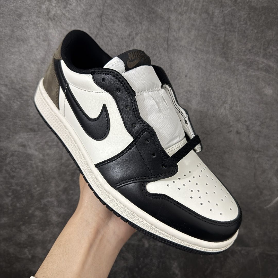 图片[3]-【H11纯原】Nike Air Jordan 1 Low OG AJ1舒适贴合 防滑耐磨 低帮 复古篮球鞋 男女同款 摩卡 货号：CZ0790-102 H11纯原外贸平台特供订单 全套原纸板楦头开发 原厂特供材料配套加持 确保原汁原味 完美呈现版型 原档数据独家私模大底 男女鞋同步官方开发至47.5 原装进口轻量化鞋垫 进口港宝加持 后跟自然饱满 还原公司包裹性 鞋面采用原装数据贴合技术 全方位贴合包裹脚型 鞋跟部鞋底牵引设计 提供强大的抓地性能 更适应不同实战场地路面 尺码：35.5 36 36.5 37.5 38 38.5 39 40 40.5 41 42 42.5 43 44 45 46 47.5-选品中心