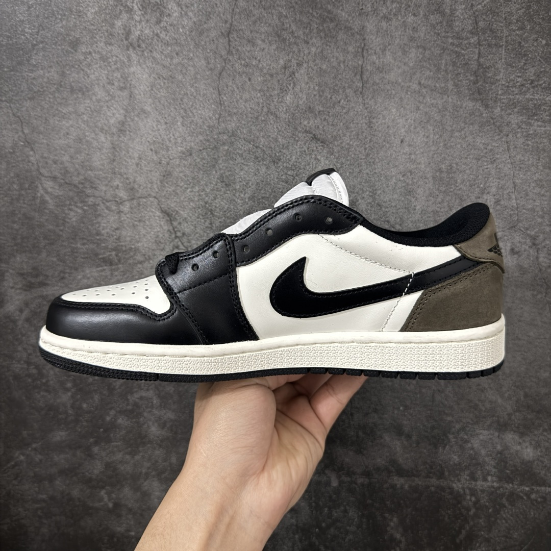 图片[2]-【H11纯原】Nike Air Jordan 1 Low OG AJ1舒适贴合 防滑耐磨 低帮 复古篮球鞋 男女同款 摩卡 货号：CZ0790-102 H11纯原外贸平台特供订单 全套原纸板楦头开发 原厂特供材料配套加持 确保原汁原味 完美呈现版型 原档数据独家私模大底 男女鞋同步官方开发至47.5 原装进口轻量化鞋垫 进口港宝加持 后跟自然饱满 还原公司包裹性 鞋面采用原装数据贴合技术 全方位贴合包裹脚型 鞋跟部鞋底牵引设计 提供强大的抓地性能 更适应不同实战场地路面 尺码：35.5 36 36.5 37.5 38 38.5 39 40 40.5 41 42 42.5 43 44 45 46 47.5-选品中心