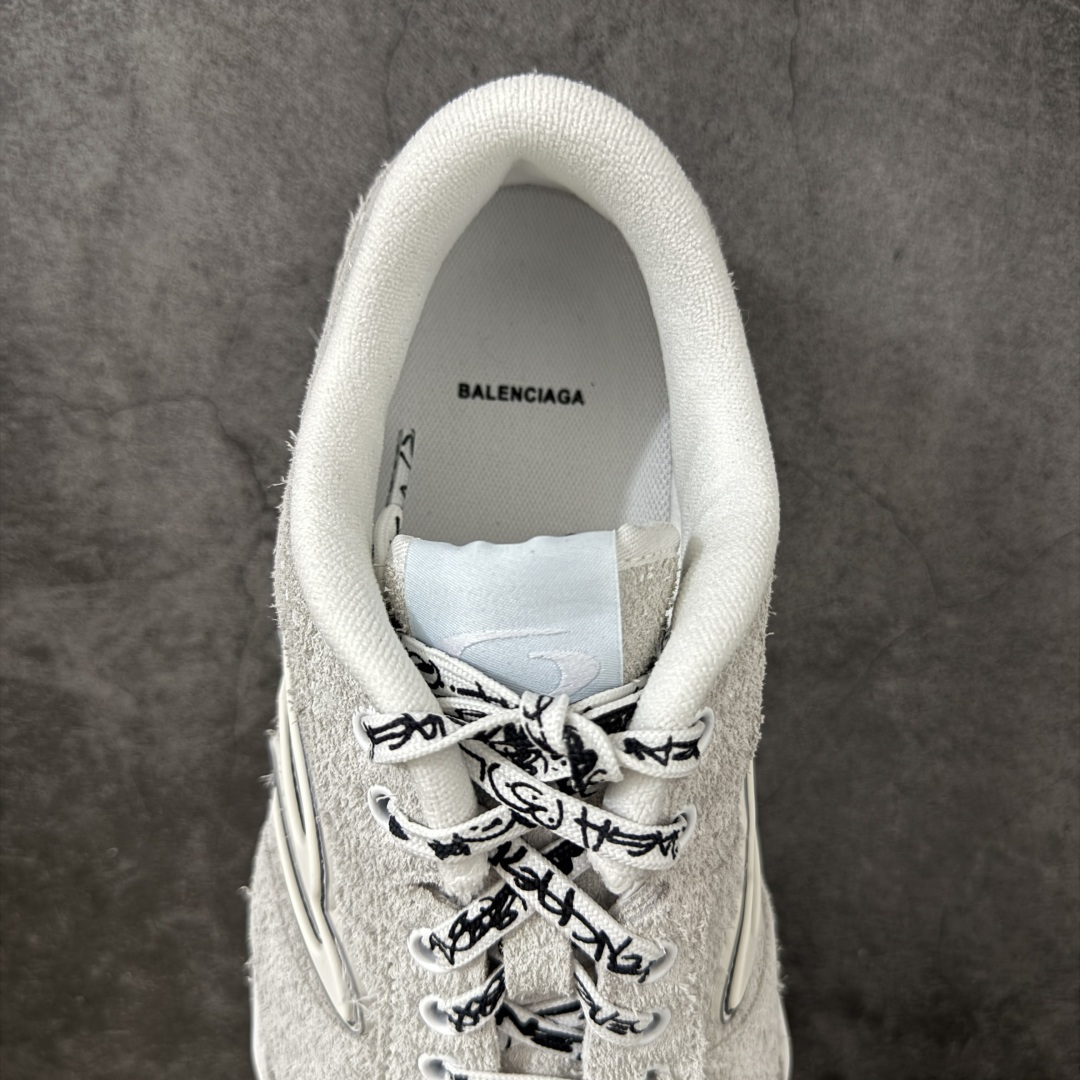 图片[8]-【XA纯原版】Balenciaga Hamptons Worn-Out 巴黎世家十八18代 涤纶（聚酯纤维）牛皮革 圆头系带 低帮 生活休闲鞋板鞋 全套原纸板楦头开发 最原汁原味的灵魂版型 全鞋荧光划线卡点 胶水把控整洁度追求极致完美 每一双都是工艺品 多重QC质检 超越公司货的品控标准 实实在在的免检产品 原盒原配 正确字体电绣 粗细、位置、大小正确 侧边TPU 透气孔匹配意产原版 正确分离大底 TPU软底 原版一致大底LOGO 立体感十足 原厂皮料水洗做旧 采购原厂网纱 偏大一码 尺码：35 36 37 38 39 40 41 42 43 44 45 46-选品中心