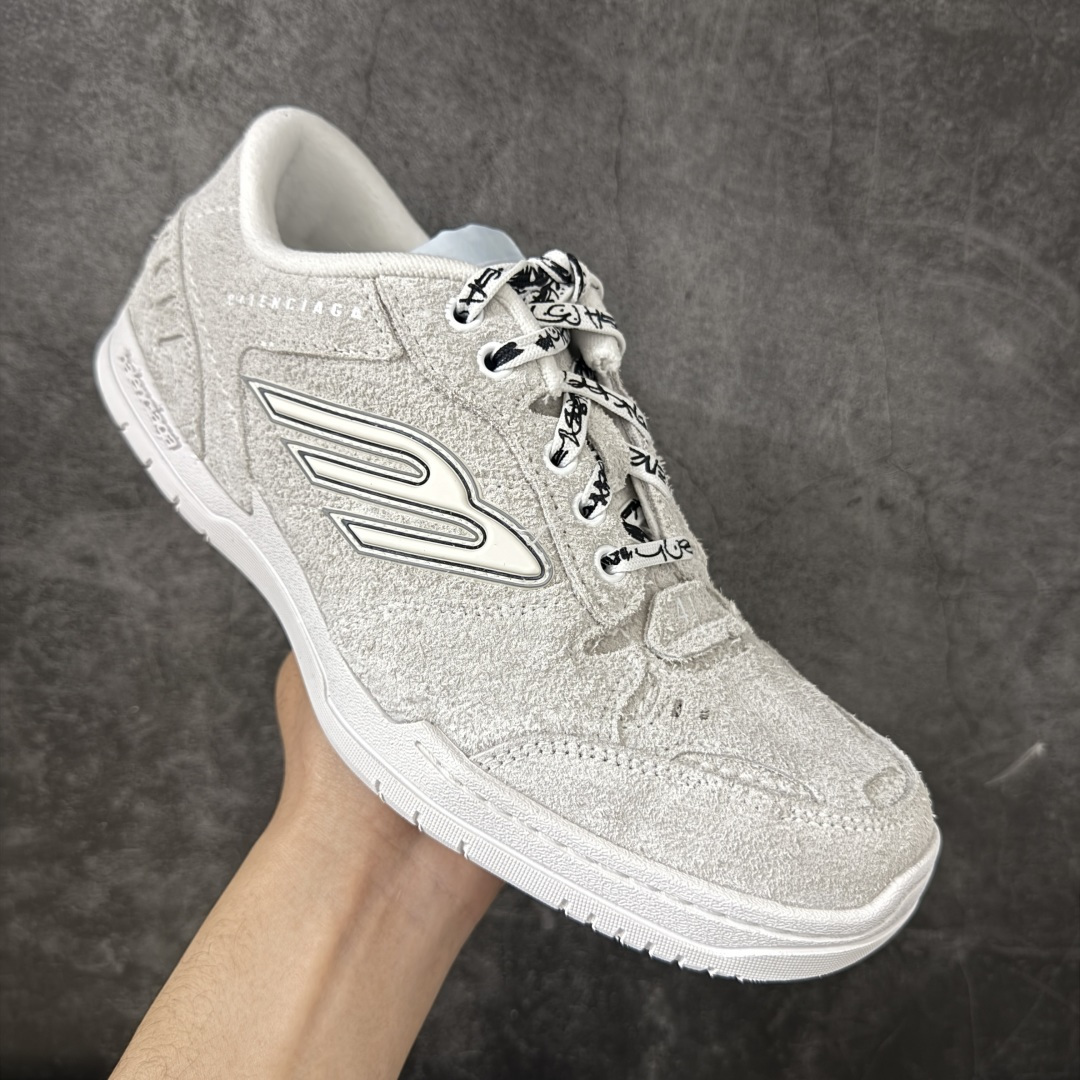 图片[3]-【XA纯原版】Balenciaga Hamptons Worn-Out 巴黎世家十八18代 涤纶（聚酯纤维）牛皮革 圆头系带 低帮 生活休闲鞋板鞋 全套原纸板楦头开发 最原汁原味的灵魂版型 全鞋荧光划线卡点 胶水把控整洁度追求极致完美 每一双都是工艺品 多重QC质检 超越公司货的品控标准 实实在在的免检产品 原盒原配 正确字体电绣 粗细、位置、大小正确 侧边TPU 透气孔匹配意产原版 正确分离大底 TPU软底 原版一致大底LOGO 立体感十足 原厂皮料水洗做旧 采购原厂网纱 偏大一码 尺码：35 36 37 38 39 40 41 42 43 44 45 46-选品中心