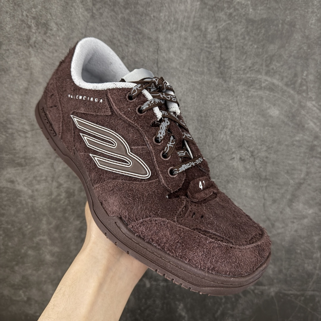 图片[3]-【XA纯原版】Balenciaga Hamptons Worn-Out 巴黎世家十八18代 涤纶（聚酯纤维）牛皮革 圆头系带 低帮 生活休闲鞋板鞋 全套原纸板楦头开发 最原汁原味的灵魂版型 全鞋荧光划线卡点 胶水把控整洁度追求极致完美 每一双都是工艺品 多重QC质检 超越公司货的品控标准 实实在在的免检产品 原盒原配 正确字体电绣 粗细、位置、大小正确 侧边TPU 透气孔匹配意产原版 正确分离大底 TPU软底 原版一致大底LOGO 立体感十足 原厂皮料水洗做旧 采购原厂网纱 偏大一码 尺码：35 36 37 38 39 40 41 42 43 44 45 46-选品中心