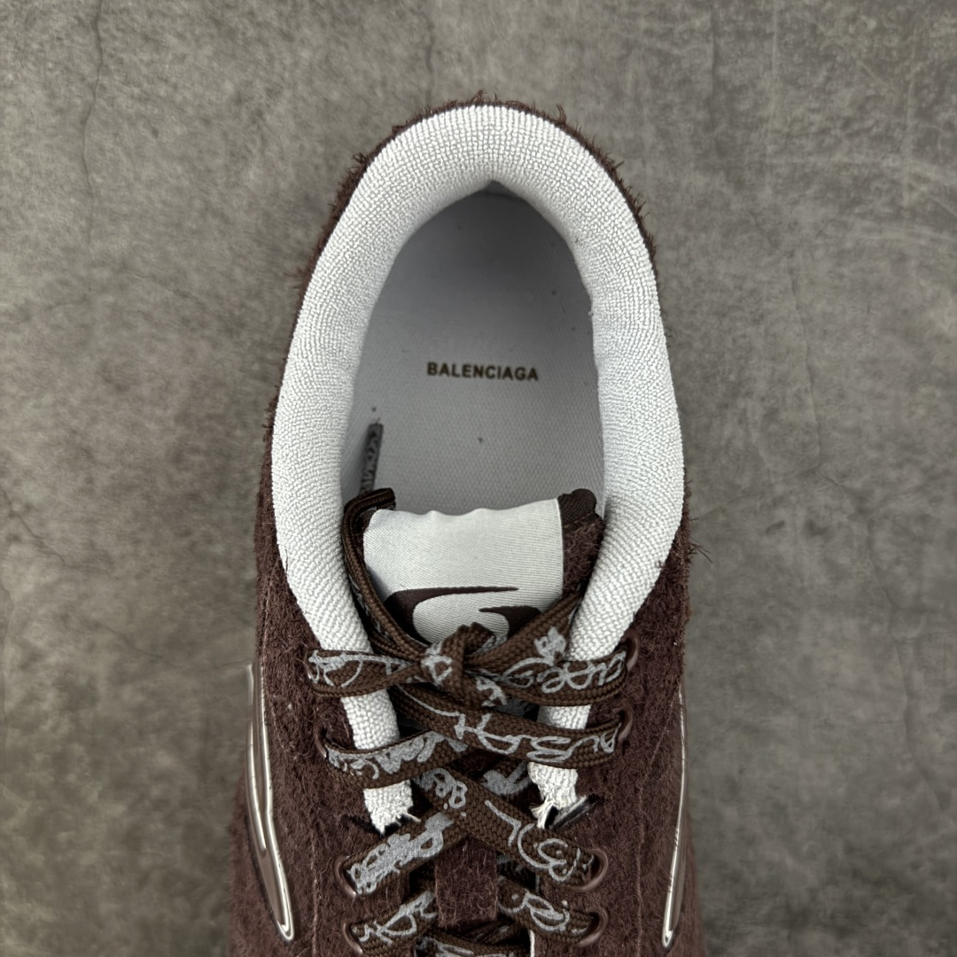 图片[8]-【XA纯原版】Balenciaga Hamptons Worn-Out 巴黎世家十八18代 涤纶（聚酯纤维）牛皮革 圆头系带 低帮 生活休闲鞋板鞋 全套原纸板楦头开发 最原汁原味的灵魂版型 全鞋荧光划线卡点 胶水把控整洁度追求极致完美 每一双都是工艺品 多重QC质检 超越公司货的品控标准 实实在在的免检产品 原盒原配 正确字体电绣 粗细、位置、大小正确 侧边TPU 透气孔匹配意产原版 正确分离大底 TPU软底 原版一致大底LOGO 立体感十足 原厂皮料水洗做旧 采购原厂网纱 偏大一码 尺码：35 36 37 38 39 40 41 42 43 44 45 46-选品中心