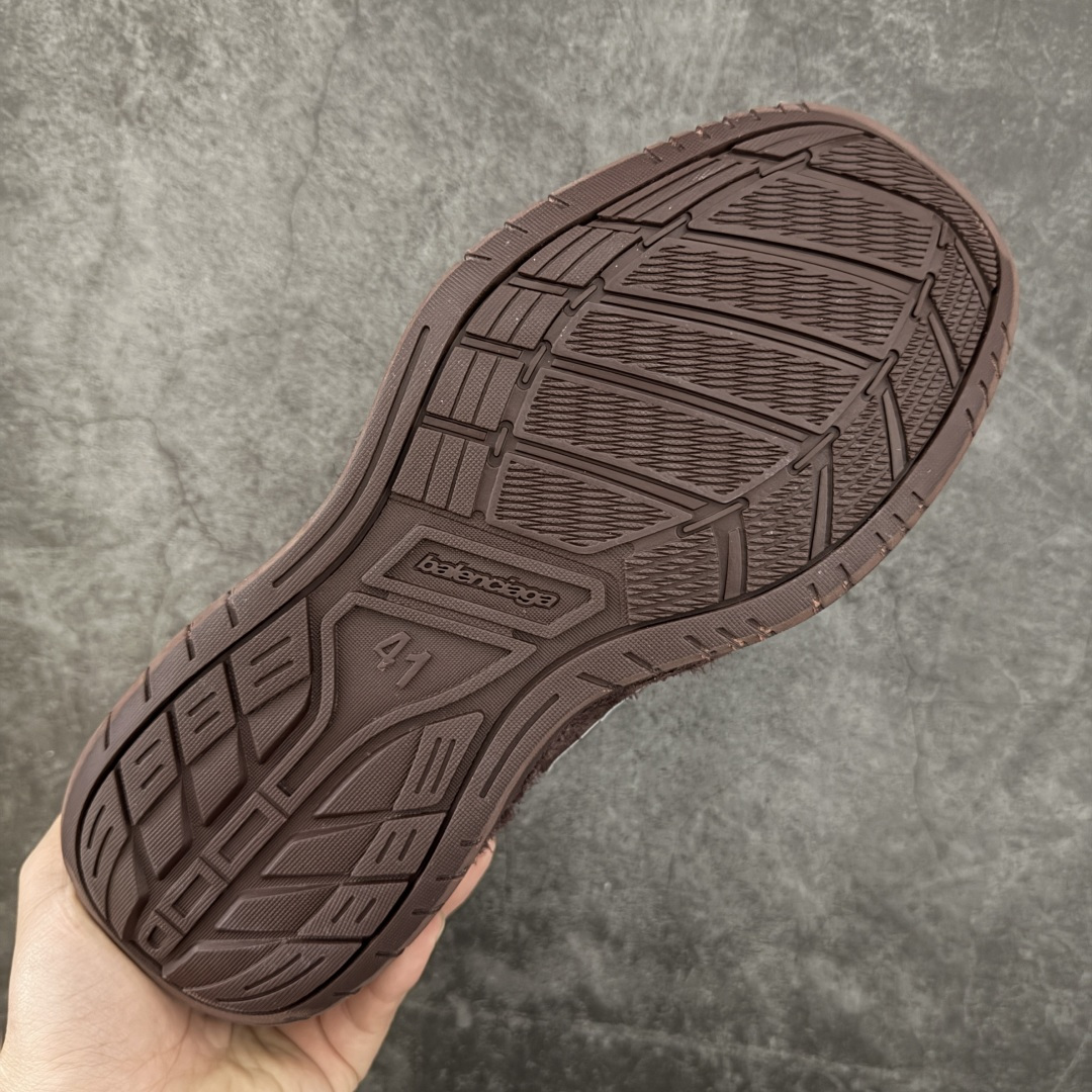 图片[9]-【XA纯原版】Balenciaga Hamptons Worn-Out 巴黎世家十八18代 涤纶（聚酯纤维）牛皮革 圆头系带 低帮 生活休闲鞋板鞋 全套原纸板楦头开发 最原汁原味的灵魂版型 全鞋荧光划线卡点 胶水把控整洁度追求极致完美 每一双都是工艺品 多重QC质检 超越公司货的品控标准 实实在在的免检产品 原盒原配 正确字体电绣 粗细、位置、大小正确 侧边TPU 透气孔匹配意产原版 正确分离大底 TPU软底 原版一致大底LOGO 立体感十足 原厂皮料水洗做旧 采购原厂网纱 偏大一码 尺码：35 36 37 38 39 40 41 42 43 44 45 46-选品中心