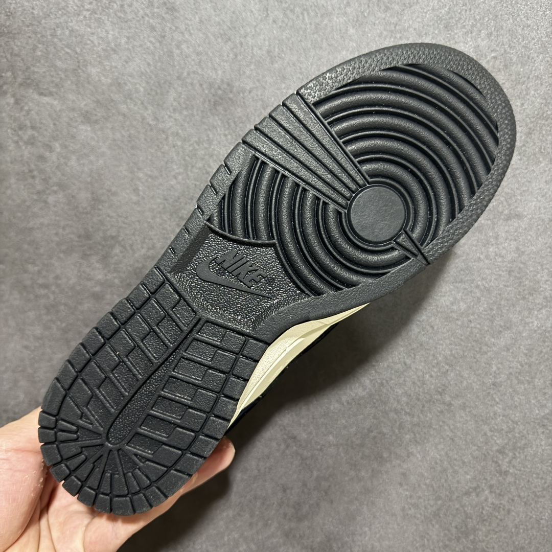 图片[9]-【定制版】Nike SB Dunk Low“UNDEFEATED——海军蓝”海军蓝与米白撞色拼接，复古街头感拉满 侧边迷你红勾+「NIKE DUNK」字样，细节暗藏辨识度，后跟五道杠标识，致敬经典联名血统。 ＃高端定制 低帮休闲板鞋 定制鞋盒 大厂纯原品质出货 超高清洁度 皮料切割干净无任何毛边 细节完美 货号：TX1688-019 尺码： 36 36.5 37.5 38 38.5 39 40 40.5 41 42 42.5 43 44 44.5 45-选品中心