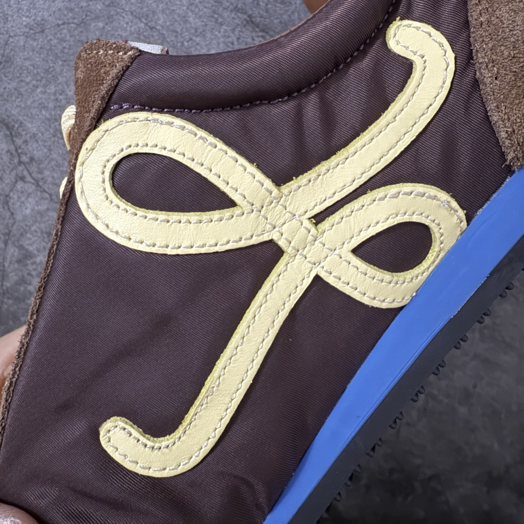 图片[6]-【YS纯原】顶级莞产 罗意威LOEWE 2025| Ballet Runner 2.0 新款芭蕾舞鞋 ✦ 原版不对称鞋头造型，LOEWE标志性设计 ✦超柔软轻便鞋底，波浪纹理橡胶外底延伸至鞋头 ✦升级柔软皮革内衬+鞋床，提供最大舒适感 ✦后跟3D注塑橡胶徽标，真皮+皮料混搭复古风格 ✦拼色拼接鞋面，隐藏式小内增高设计，新颖舒适 ✦进口麂皮/牛皮/原版布拼接，原版定制磨具组合大底 ✦零瑕疵工艺：无线头、无溢胶、无毛边 ✦原盒包装，杨幂等明星同款 尺码：35 36 37 38 39 40 41 42 43 44 45-选品中心