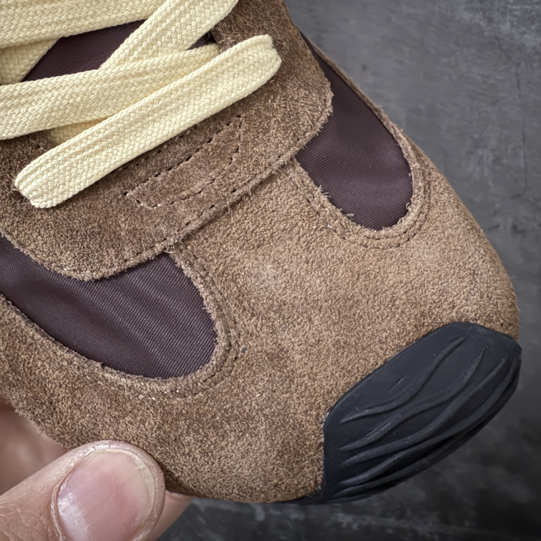 图片[4]-【YS纯原】顶级莞产 罗意威LOEWE 2025| Ballet Runner 2.0 新款芭蕾舞鞋 ✦ 原版不对称鞋头造型，LOEWE标志性设计 ✦超柔软轻便鞋底，波浪纹理橡胶外底延伸至鞋头 ✦升级柔软皮革内衬+鞋床，提供最大舒适感 ✦后跟3D注塑橡胶徽标，真皮+皮料混搭复古风格 ✦拼色拼接鞋面，隐藏式小内增高设计，新颖舒适 ✦进口麂皮/牛皮/原版布拼接，原版定制磨具组合大底 ✦零瑕疵工艺：无线头、无溢胶、无毛边 ✦原盒包装，杨幂等明星同款 尺码：35 36 37 38 39 40 41 42 43 44 45-选品中心