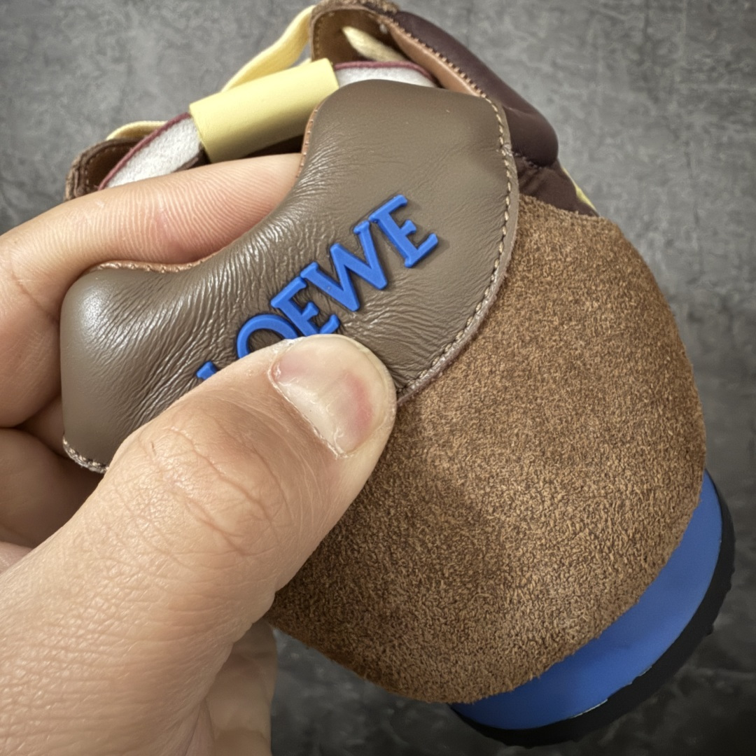 图片[2]-【YS纯原】顶级莞产 罗意威LOEWE 2025| Ballet Runner 2.0 新款芭蕾舞鞋 ✦ 原版不对称鞋头造型，LOEWE标志性设计 ✦超柔软轻便鞋底，波浪纹理橡胶外底延伸至鞋头 ✦升级柔软皮革内衬+鞋床，提供最大舒适感 ✦后跟3D注塑橡胶徽标，真皮+皮料混搭复古风格 ✦拼色拼接鞋面，隐藏式小内增高设计，新颖舒适 ✦进口麂皮/牛皮/原版布拼接，原版定制磨具组合大底 ✦零瑕疵工艺：无线头、无溢胶、无毛边 ✦原盒包装，杨幂等明星同款 尺码：35 36 37 38 39 40 41 42 43 44 45-选品中心