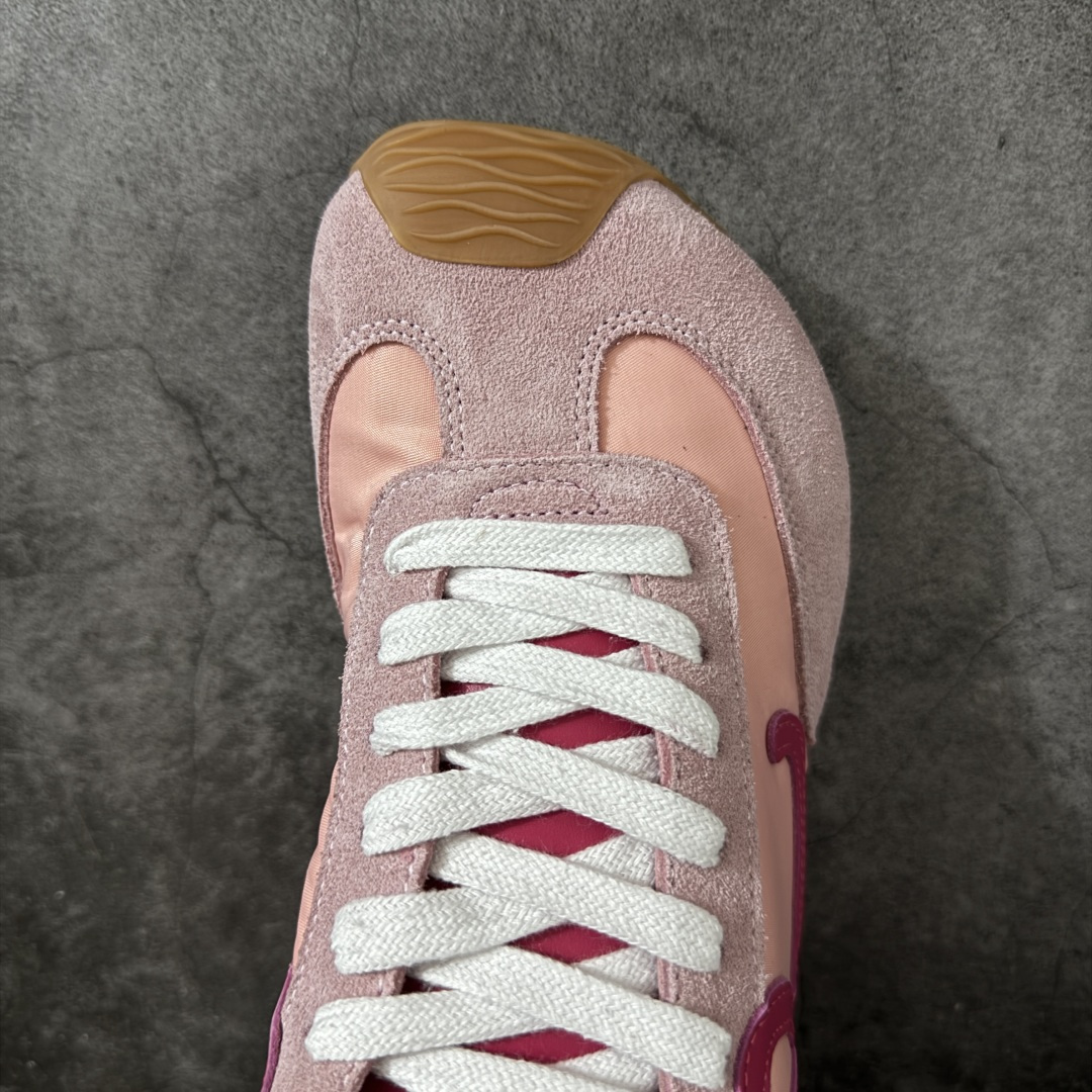 图片[5]-【YS纯原】顶级莞产 罗意威LOEWE 2025| Ballet Runner 2.0 新款芭蕾舞鞋 ✦ 原版不对称鞋头造型，LOEWE标志性设计 ✦超柔软轻便鞋底，波浪纹理橡胶外底延伸至鞋头 ✦升级柔软皮革内衬+鞋床，提供最大舒适感 ✦后跟3D注塑橡胶徽标，真皮+皮料混搭复古风格 ✦拼色拼接鞋面，隐藏式小内增高设计，新颖舒适 ✦进口麂皮/牛皮/原版布拼接，原版定制磨具组合大底 ✦零瑕疵工艺：无线头、无溢胶、无毛边 ✦原盒包装，杨幂等明星同款 尺码：35 36 37 38 39 40 41 42 43 44 45-选品中心