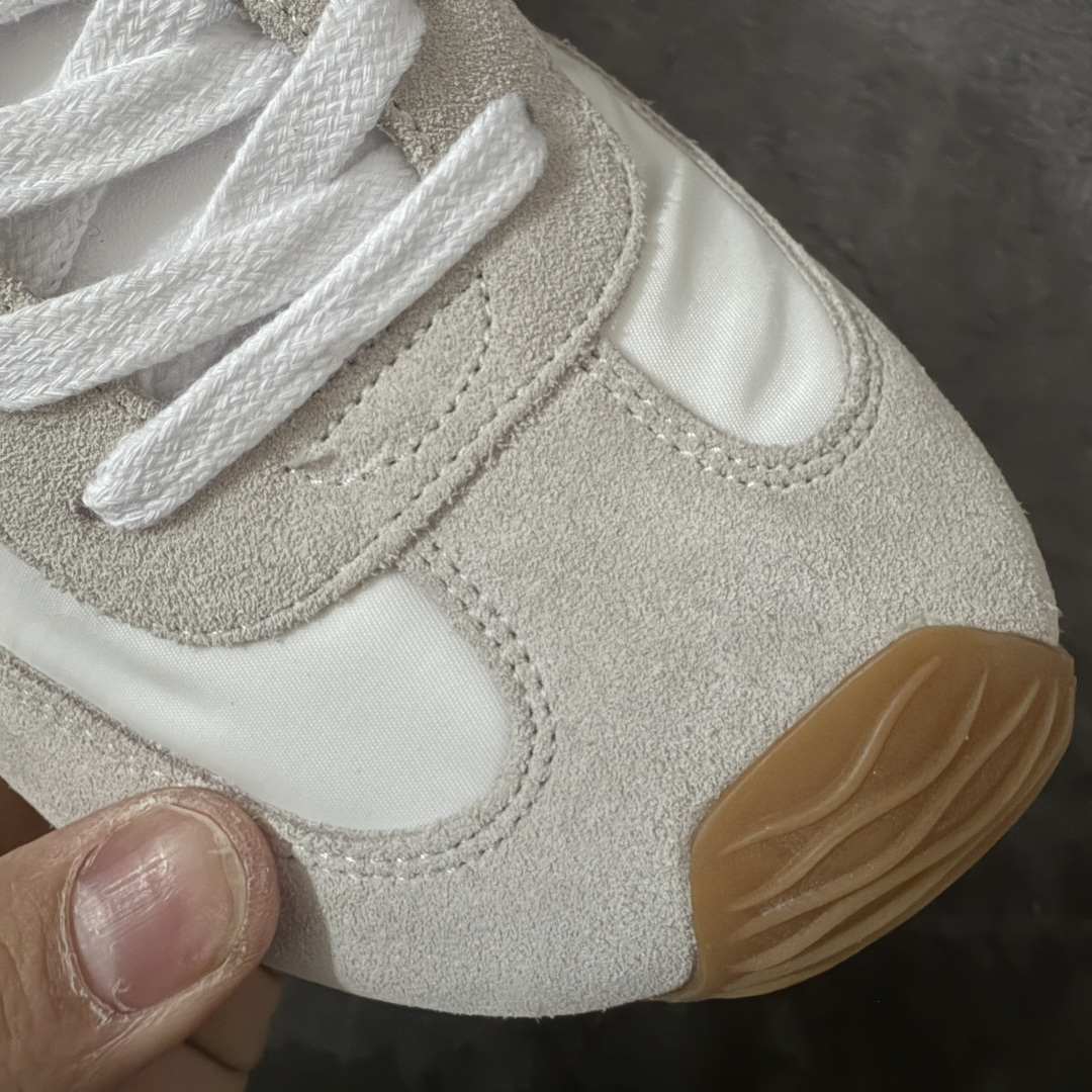 图片[4]-【YS纯原】顶级莞产 罗意威LOEWE 2025| Ballet Runner 2.0 新款芭蕾舞鞋 ✦ 原版不对称鞋头造型，LOEWE标志性设计 ✦超柔软轻便鞋底，波浪纹理橡胶外底延伸至鞋头 ✦升级柔软皮革内衬+鞋床，提供最大舒适感 ✦后跟3D注塑橡胶徽标，真皮+皮料混搭复古风格 ✦拼色拼接鞋面，隐藏式小内增高设计，新颖舒适 ✦进口麂皮/牛皮/原版布拼接，原版定制磨具组合大底 ✦零瑕疵工艺：无线头、无溢胶、无毛边 ✦原盒包装，杨幂等明星同款 尺码：35 36 37 38 39 40 41 42 43 44 45-选品中心