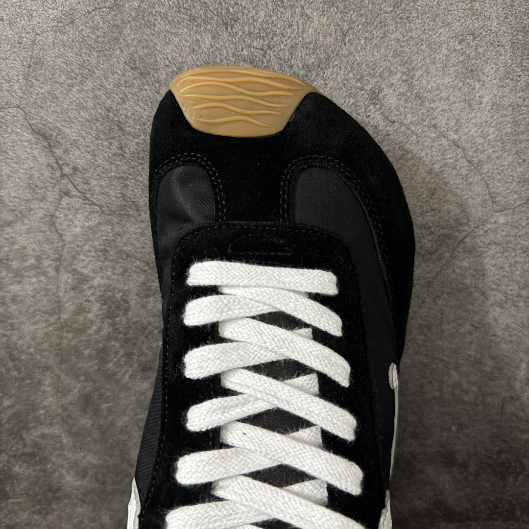 图片[5]-【YS纯原】顶级莞产 罗意威LOEWE 2025| Ballet Runner 2.0 新款芭蕾舞鞋 ✦ 原版不对称鞋头造型，LOEWE标志性设计 ✦超柔软轻便鞋底，波浪纹理橡胶外底延伸至鞋头 ✦升级柔软皮革内衬+鞋床，提供最大舒适感 ✦后跟3D注塑橡胶徽标，真皮+皮料混搭复古风格 ✦拼色拼接鞋面，隐藏式小内增高设计，新颖舒适 ✦进口麂皮/牛皮/原版布拼接，原版定制磨具组合大底 ✦零瑕疵工艺：无线头、无溢胶、无毛边 ✦原盒包装，杨幂等明星同款 尺码：35 36 37 38 39 40 41 42 43 44 45-选品中心