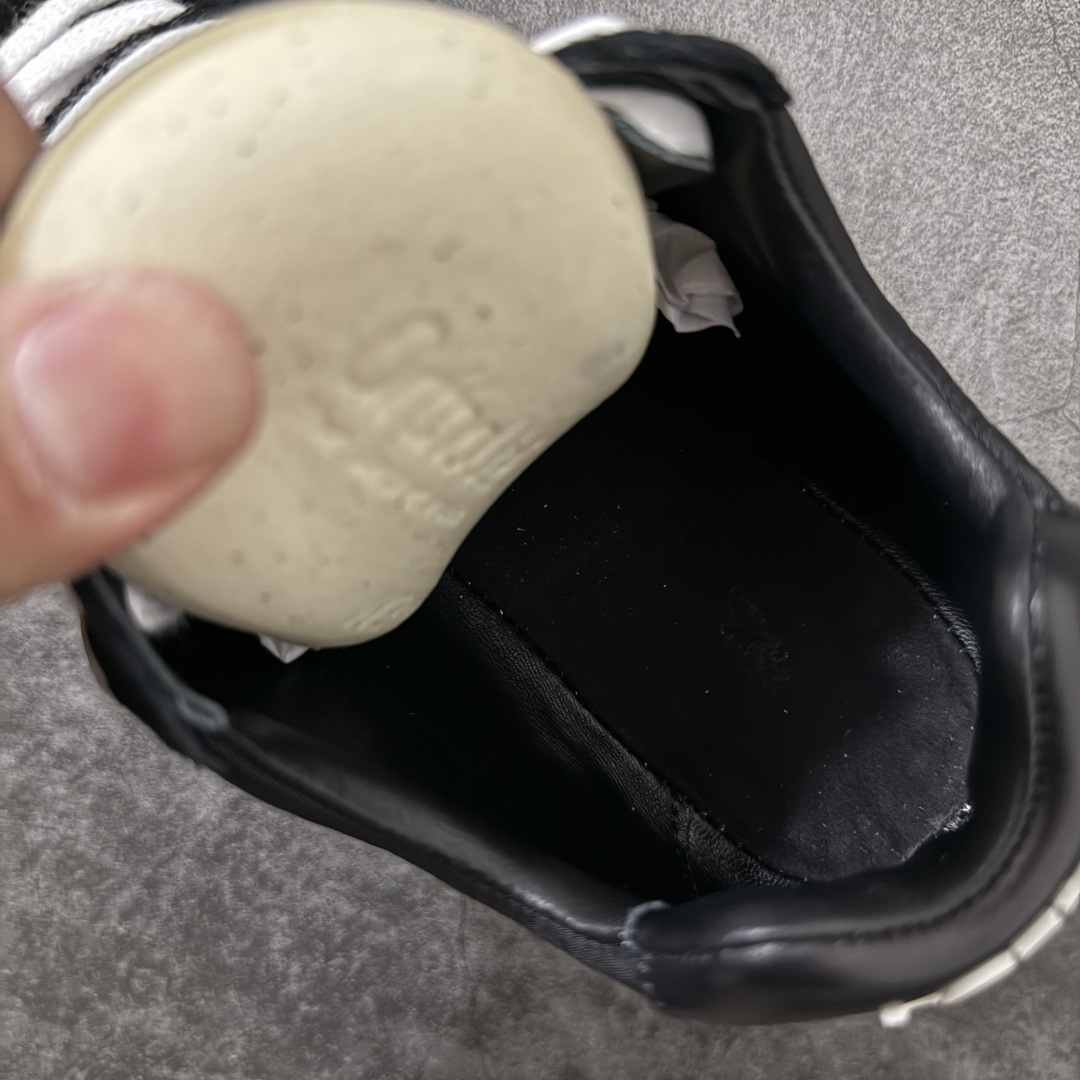 图片[8]-【YS纯原】顶级莞产 罗意威LOEWE 2025| Ballet Runner 2.0 新款芭蕾舞鞋 ✦ 原版不对称鞋头造型，LOEWE标志性设计 ✦超柔软轻便鞋底，波浪纹理橡胶外底延伸至鞋头 ✦升级柔软皮革内衬+鞋床，提供最大舒适感 ✦后跟3D注塑橡胶徽标，真皮+皮料混搭复古风格 ✦拼色拼接鞋面，隐藏式小内增高设计，新颖舒适 ✦进口麂皮/牛皮/原版布拼接，原版定制磨具组合大底 ✦零瑕疵工艺：无线头、无溢胶、无毛边 ✦原盒包装，杨幂等明星同款 尺码：35 36 37 38 39 40 41 42 43 44 45-选品中心