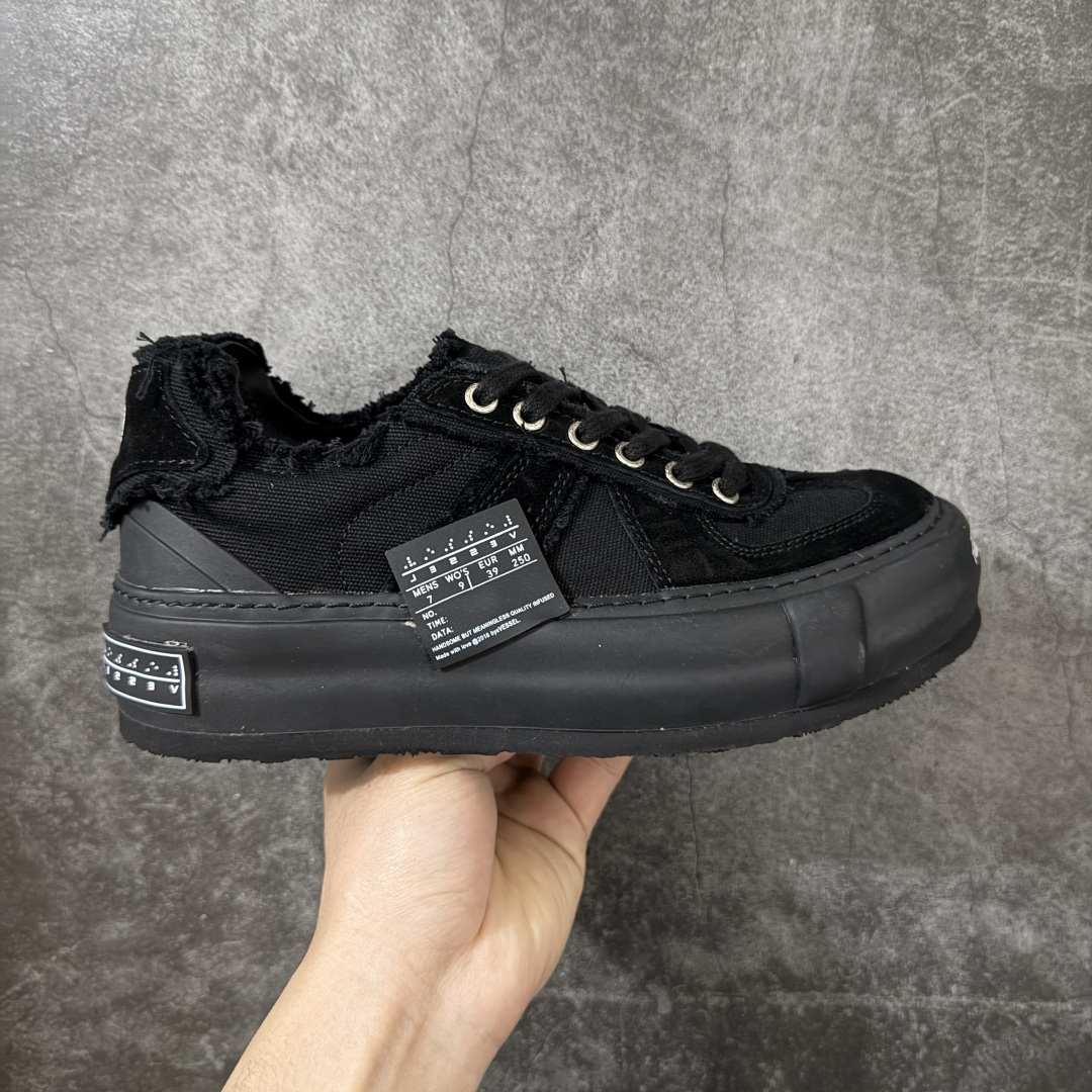 【莞产纯原】xVESSEL 黑尾德训鞋 熊猫黑白 解构 尺码35-45 吴建豪情侣款厚底板鞋 实拍如图 所见即所得 谨防混卖 重塑爆火牛轧糖与经典德训鞋型 将T头设计融入牛轧糖鞋型 ●广东最大工厂代工出品 ● 进口皮料原版牛皮内里 ●4cm厚底增高 原版乳胶鞋垫 ●原标原盒 官方全套配件 ●货号：F24X66B ●尺码：35 36 37 38 39 40 41 42 43 44 45-选品中心