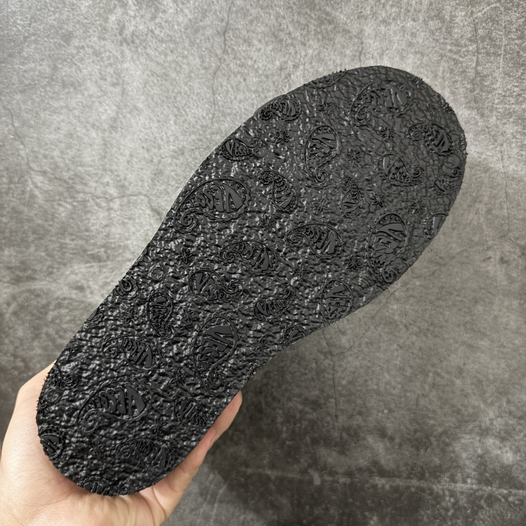 图片[9]-【莞产纯原】xVESSEL 黑尾德训鞋 熊猫黑白 解构 尺码35-45 吴建豪情侣款厚底板鞋 实拍如图 所见即所得 谨防混卖 重塑爆火牛轧糖与经典德训鞋型 将T头设计融入牛轧糖鞋型 ●广东最大工厂代工出品 ● 进口皮料原版牛皮内里 ●4cm厚底增高 原版乳胶鞋垫 ●原标原盒 官方全套配件 ●货号：F24X66B ●尺码：35 36 37 38 39 40 41 42 43 44 45-选品中心