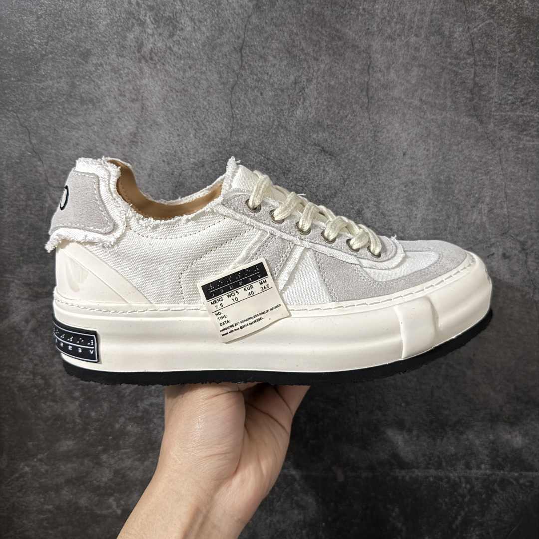 【莞产纯原】xVESSEL 黑尾德训鞋 熊猫黑白 解构 尺码35-45 吴建豪情侣款厚底板鞋 实拍如图 所见即所得 谨防混卖 重塑爆火牛轧糖与经典德训鞋型 将T头设计融入牛轧糖鞋型 ●广东最大工厂代工出品 ● 进口皮料原版牛皮内里 ●4cm厚底增高 原版乳胶鞋垫 ●原标原盒 官方全套配件 ●货号：F24X66B ●尺码：35 36 37 38 39 40 41 42 43 44 45-选品中心