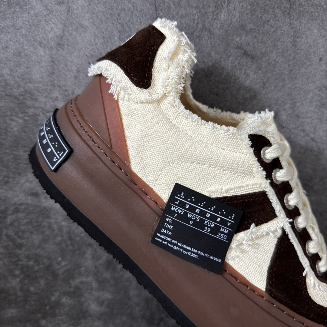 图片[7]-【莞产纯原】xVESSEL 黑尾德训鞋 熊猫黑白 解构 尺码35-45 吴建豪情侣款厚底板鞋 实拍如图 所见即所得 谨防混卖 重塑爆火牛轧糖与经典德训鞋型 将T头设计融入牛轧糖鞋型 ●广东最大工厂代工出品 ● 进口皮料原版牛皮内里 ●4cm厚底增高 原版乳胶鞋垫 ●原标原盒 官方全套配件 ●货号：F24X66B ●尺码：35 36 37 38 39 40 41 42 43 44 45-选品中心