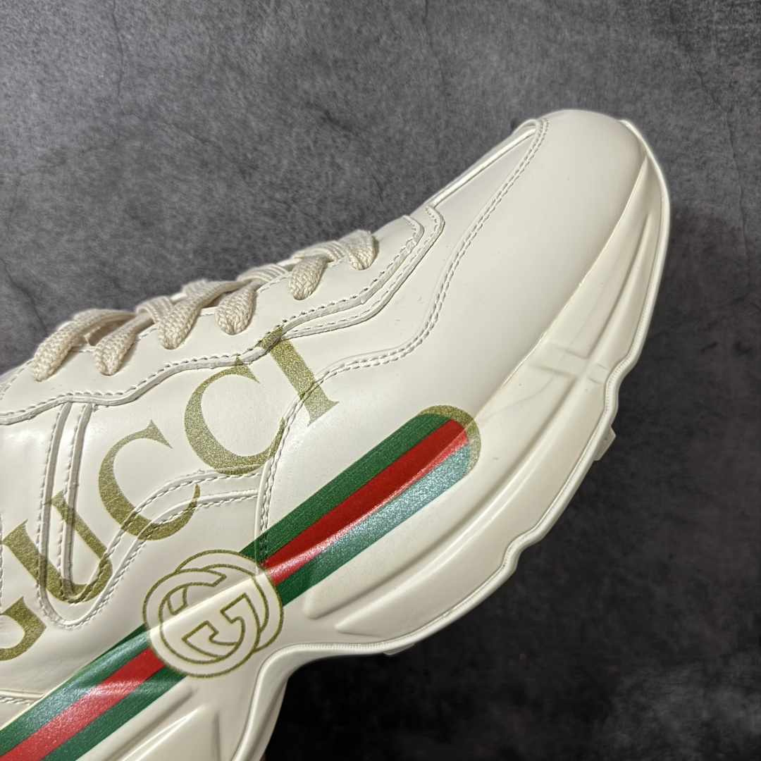 图片[6]-【YS纯原】广奢高端货Gucci 古驰经典老爹鞋 Rhyton Vintage Trainer Sneaker 细节升级 更精致 ✦ 独家开模模具，数据同步官网 ✦鞋面颜色/光泽/做旧/印花重新校准，贴近最新原版 ✦皮料加填充棉，鞋型更立体 ✦原楦开发，小牛皮鞋面+小羊皮内里 ✦鞋舌与外盒标均植入防伪芯片 ✦升级全套包装：绿盒/白盒+防尘袋+配件齐全 ✦进口PHYLON鞋底，耐磨环保 ✦原底厂数据复模，回弹MD中底+TPR外底 ✦细节干净，无线头溢胶 尺码：35-45-选品中心