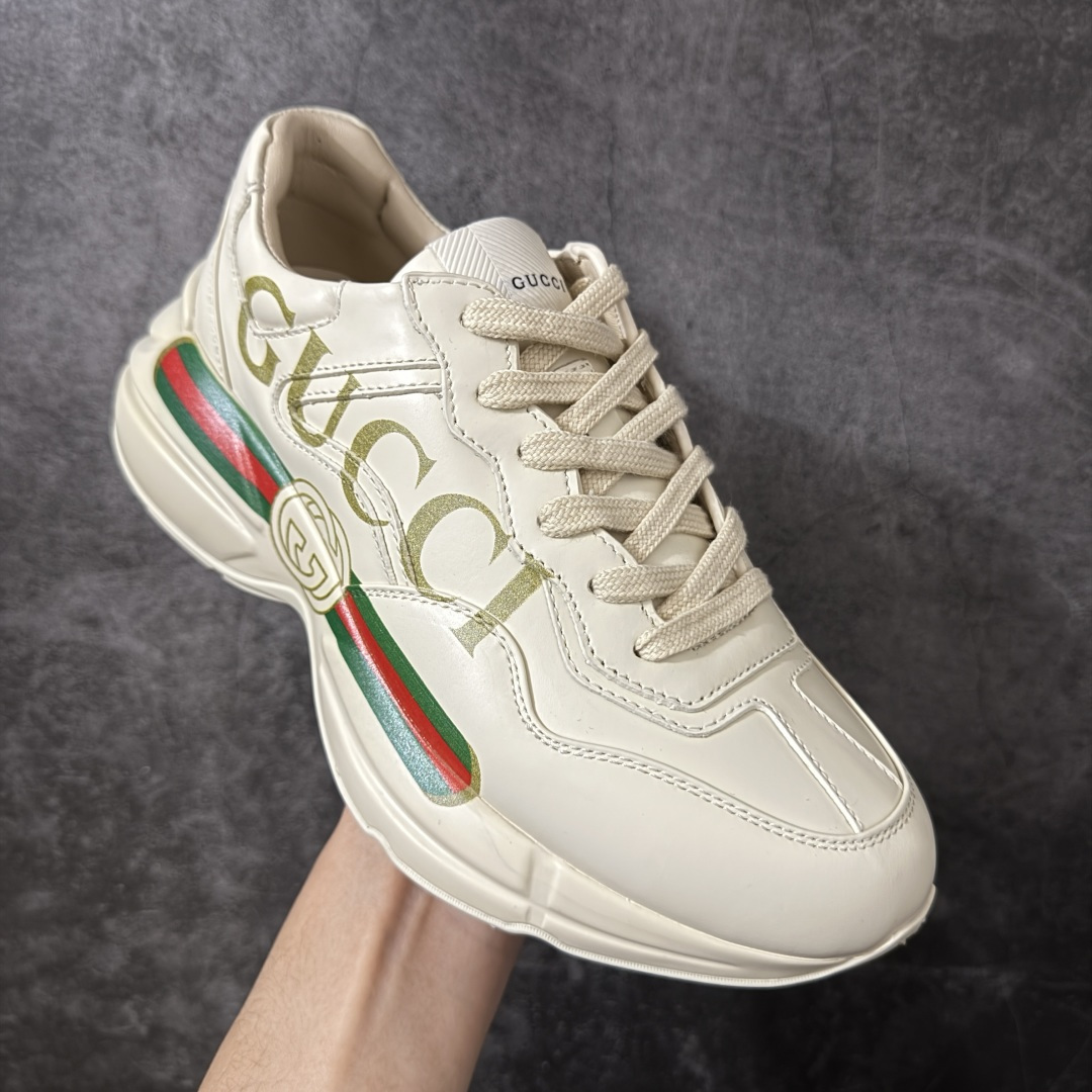 图片[3]-【YS纯原】广奢高端货Gucci 古驰经典老爹鞋 Rhyton Vintage Trainer Sneaker 细节升级 更精致 ✦ 独家开模模具，数据同步官网 ✦鞋面颜色/光泽/做旧/印花重新校准，贴近最新原版 ✦皮料加填充棉，鞋型更立体 ✦原楦开发，小牛皮鞋面+小羊皮内里 ✦鞋舌与外盒标均植入防伪芯片 ✦升级全套包装：绿盒/白盒+防尘袋+配件齐全 ✦进口PHYLON鞋底，耐磨环保 ✦原底厂数据复模，回弹MD中底+TPR外底 ✦细节干净，无线头溢胶 尺码：35-45-选品中心