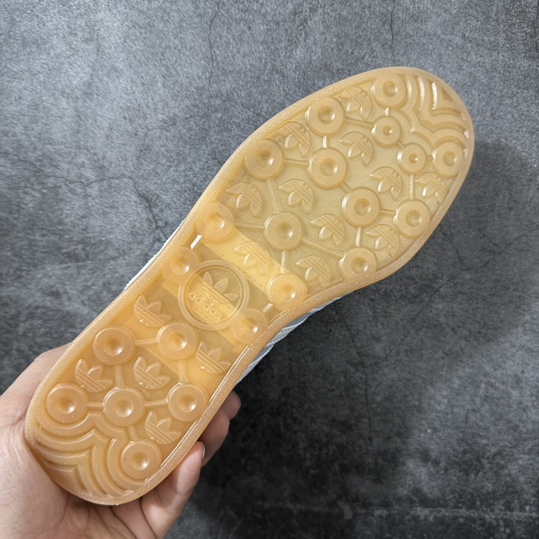 图片[9]-【渠道纯原版】AD Gazelle Indoor Trainers 系列低帮复古百搭休闲运动德训风板鞋 JR8893 市场最高版本 完美还原zp细节，注意区别市场任何版本，完全不是一路货色‼️ 全鞋原材料打造，无任何色差，正确鞋型，后跟港宝材料定型，正确微透生胶大底，反口内里头层细腻小牛皮，纸板中底 鞋垫背胶，侧面正确烫金压印字母，所有细节完美还原‼️ 尺码：35.5 36 36.5 37 38 38.5 39 40 40.5 41 42 42.5 43 44 44.5 45-选品中心