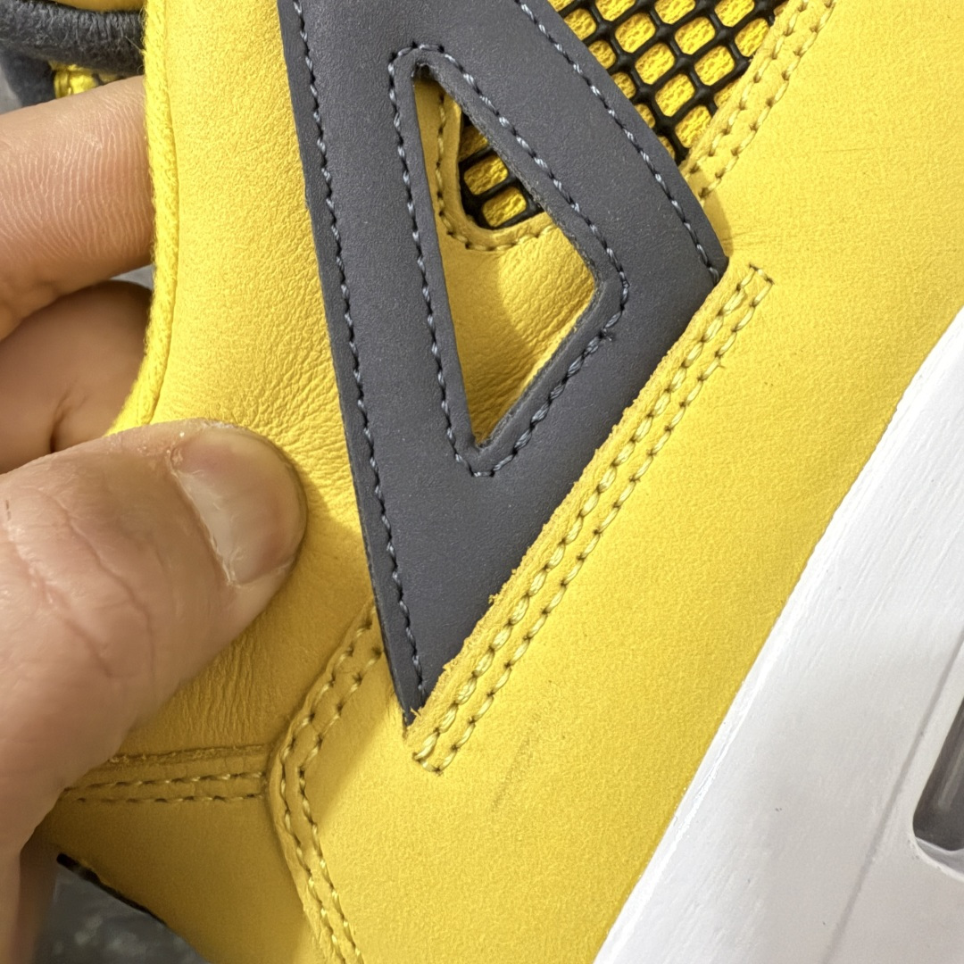 图片[3]-【H11纯原】Nike Air Jordan 4 Retro Retro Tour Yellow AJ4 乔一 舒适贴合 中帮 复古篮球鞋 男女同款 电母 货号：CT8527-700 尺码：35.5 36 36.5 37.5 38 38.5 39 40 40.5 41 42 42.5 43 44 45 46 47.5 48.5 #纯原外贸平台特供订单 #全套原纸板楦头开发 #原厂特供材料配套加持 #确保原汁原味 完美呈现版型 #原档数据独家私模大底 #男女鞋同步官方开发至47.5 #原装进口轻量化鞋垫 #进口港宝加持 后跟自然饱满 还原公司包裹性 #鞋面采用原装数据贴合技术 #全方位贴合包裹脚型 #鞋跟部鞋底牵引设计 #提供强大的抓地性能 #更适应不同实战场地路面-选品中心