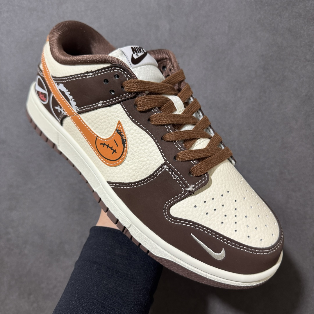 图片[3]-【定制版】Nike Dunk Low Retro 斯图西联名 周年高端定制 低帮休闲板鞋 定制鞋盒 大厂纯原品质出货 超高清洁度 皮料切割干净无任何毛边 细节完美 货号：KK1333-034 尺码： 36 36.5 37.5 38 38.5 39 40 40.5 41 42 42.5 43 44 44.5 45-选品中心