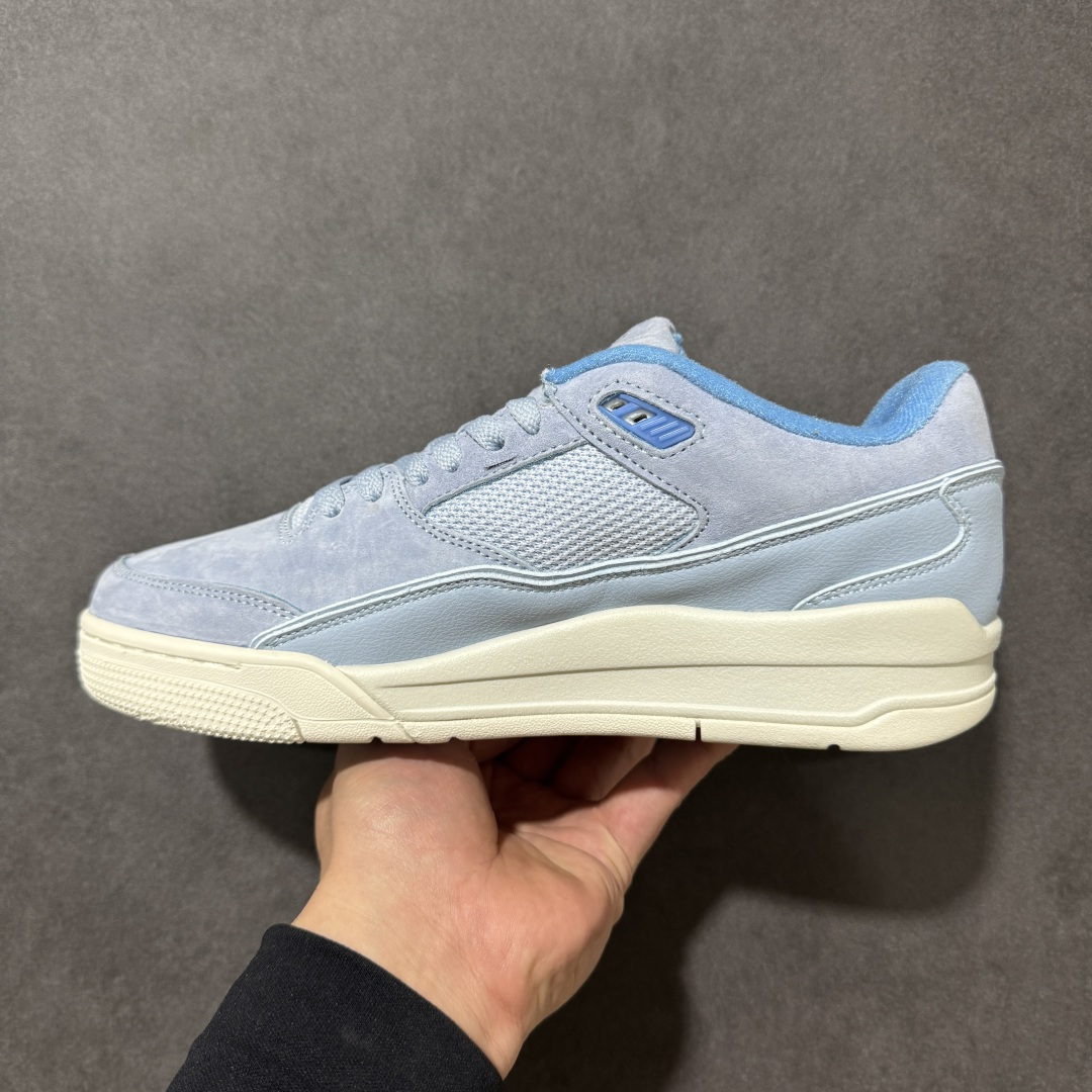 图片[2]-【PE纯原】Air Jordan Retro Flight Court SP低帮 AJ低邦 乔丹篮球鞋系列 全新高端版本 用料扎实 头层翻毛＋头层皮 区别市场通货 正确针织鞋码效果 版型完美 正确私模大底 鞋款整体以翻毛皮打造，搭配侧身头层皮面框架，鞋舌及后跟Jumpman Logo分别采用刺绣点缀，后跟侧身Flighth字样也辅以刺绣呈现，秉承轻量化的速度型篮球鞋设计思想完成设计，降低重量的同时提升舒适度，中底延续前作使用了分离式后掌可视化Air Soleb气垫。鞋带孔和后跟鞋提以籃网为造型灵感，将篮球运动巧妙融入到鞋款的设计之中，使鞋身整体富有流动性、节奏感和优雅气质。 货号：FZ9854-400 尺码：38 39 40 40.5 41 42 42.5 43 44 44.5 45 46-选品中心