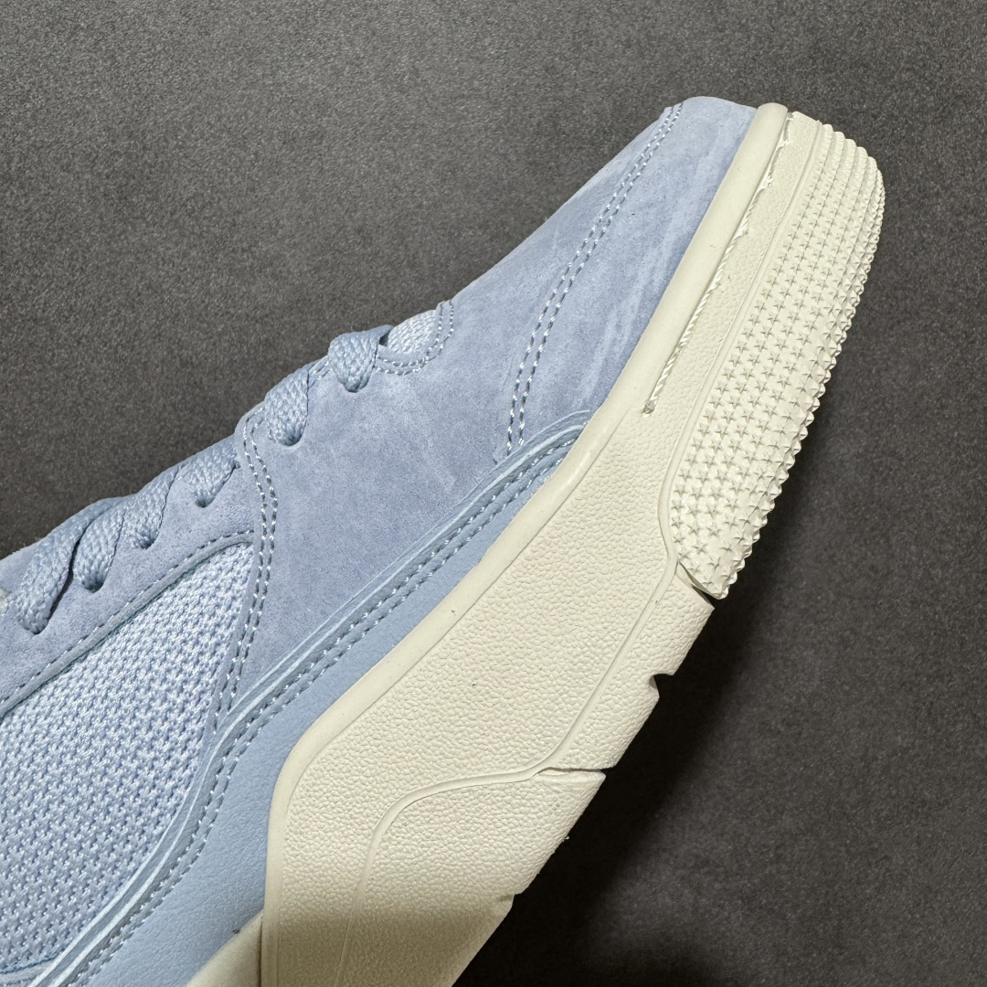 图片[5]-【PE纯原】Air Jordan Retro Flight Court SP低帮 AJ低邦 乔丹篮球鞋系列 全新高端版本 用料扎实 头层翻毛＋头层皮 区别市场通货 正确针织鞋码效果 版型完美 正确私模大底 鞋款整体以翻毛皮打造，搭配侧身头层皮面框架，鞋舌及后跟Jumpman Logo分别采用刺绣点缀，后跟侧身Flighth字样也辅以刺绣呈现，秉承轻量化的速度型篮球鞋设计思想完成设计，降低重量的同时提升舒适度，中底延续前作使用了分离式后掌可视化Air Soleb气垫。鞋带孔和后跟鞋提以籃网为造型灵感，将篮球运动巧妙融入到鞋款的设计之中，使鞋身整体富有流动性、节奏感和优雅气质。 货号：FZ9854-400 尺码：38 39 40 40.5 41 42 42.5 43 44 44.5 45 46-选品中心