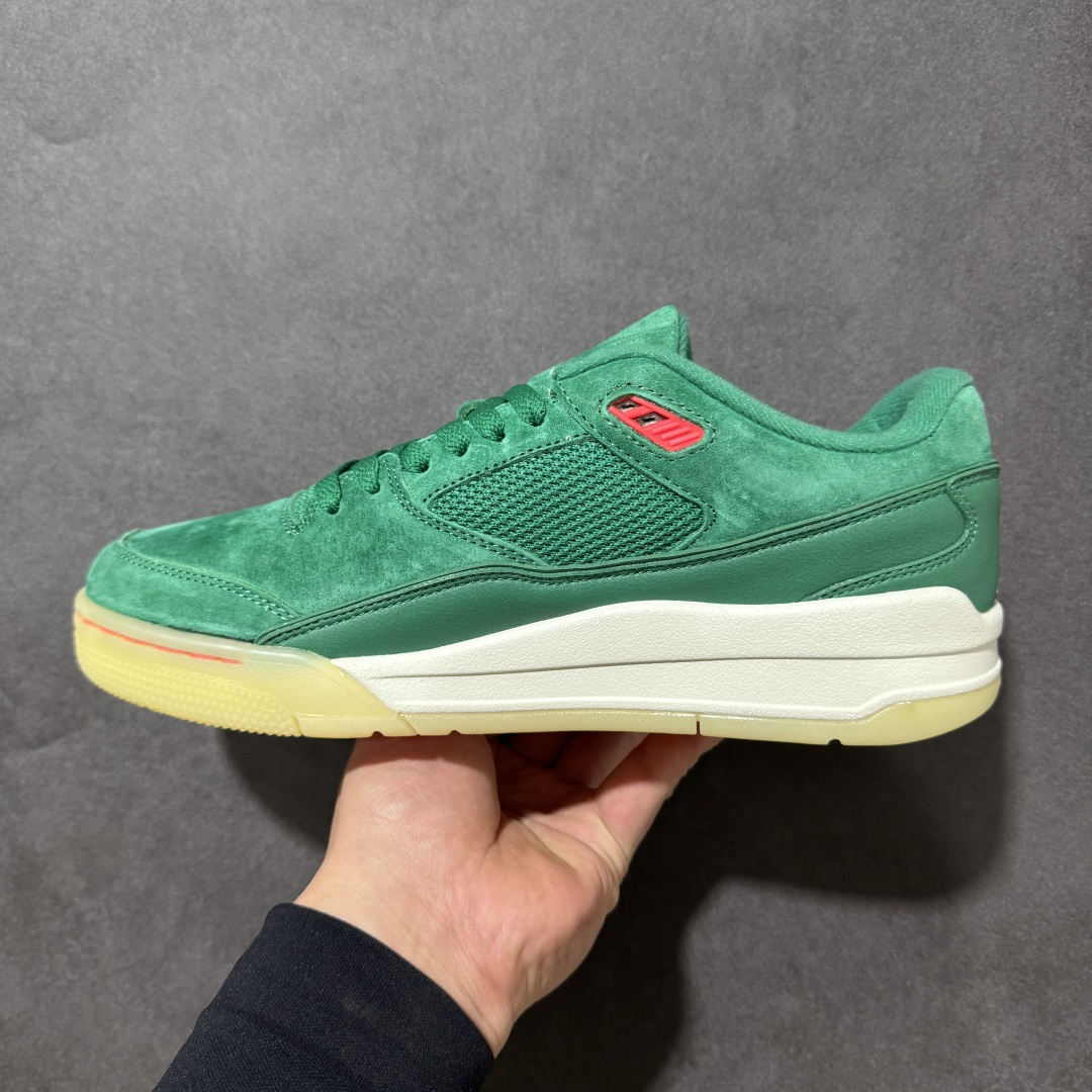 图片[2]-【PE纯原】Air Jordan Retro Flight Court SP低帮 AJ低邦 乔丹篮球鞋系列 全新高端版本 用料扎实 头层翻毛＋头层皮 区别市场通货 正确针织鞋码效果 版型完美 正确私模大底 鞋款整体以翻毛皮打造，搭配侧身头层皮面框架，鞋舌及后跟Jumpman Logo分别采用刺绣点缀，后跟侧身Flighth字样也辅以刺绣呈现，秉承轻量化的速度型篮球鞋设计思想完成设计，降低重量的同时提升舒适度，中底延续前作使用了分离式后掌可视化Air Soleb气垫。鞋带孔和后跟鞋提以籃网为造型灵感，将篮球运动巧妙融入到鞋款的设计之中，使鞋身整体富有流动性、节奏感和优雅气质。 货号：HF3255-300 尺码： 39 40 40.5 41 42 42.5 43 44 44.5 45 46-选品中心