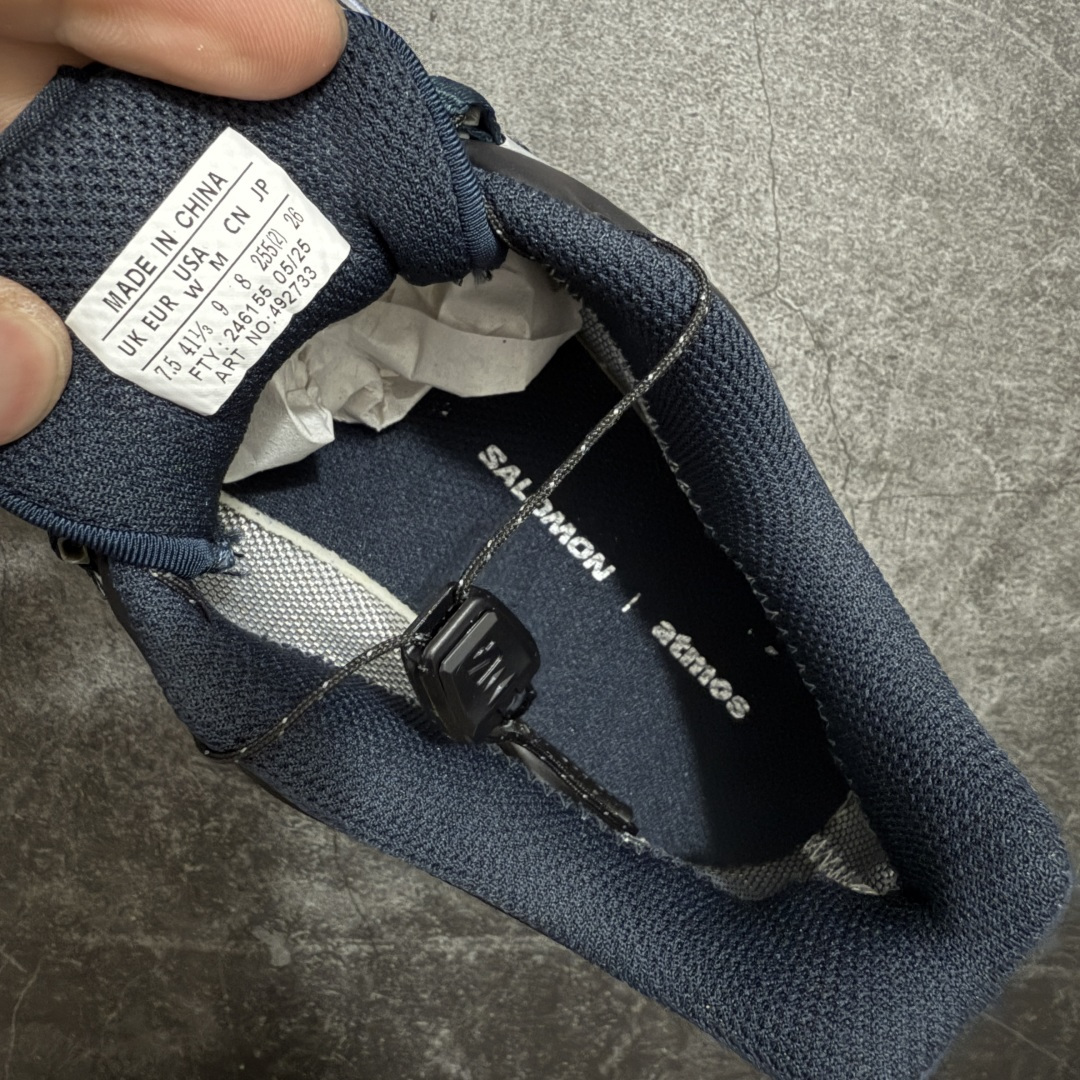 图片[7]-【纯原M版】ATMOS x Salomon XT-4 OG Advanced GTX萨洛蒙系列低帮城市越野机能透气休闲运动鞋 492733 鞋舌处附有迷你网眼袋收纳鞋绳以及下方的多色 Logo 标签 接着搭载奶油色 ACS 技术中底以及金色 TPU 塑料部件提升鞋款耐用性 中底与鞋面之间饰有海蓝色条状细节有效增添鞋款层次 最后应用黑色 Contragrip Chevron 外底完成鞋款设计 这次配色颇为高调 两款配色均以绚丽的渐变设计呈现 一款以粉紫渐变主打 另一款以黄绿渐变呈现 视觉效果相当吸睛 鞋面的使用玻璃纤维覆盖物加固 并通过细绳扣系带系统进行锁定 Salomon 的品牌logo 出现在脚后跟和前掌部位 中底虽然偏薄 但非常耐用 与模压塑料ACS 框架以及致密AC2 Muscle 鞋底单元结合 能够提供出色的支撑力和缓冲性 尺码：36 36.5 37 38 38.5 39 40 40.5 41 42 42.5 43 44 44.5 45-选品中心