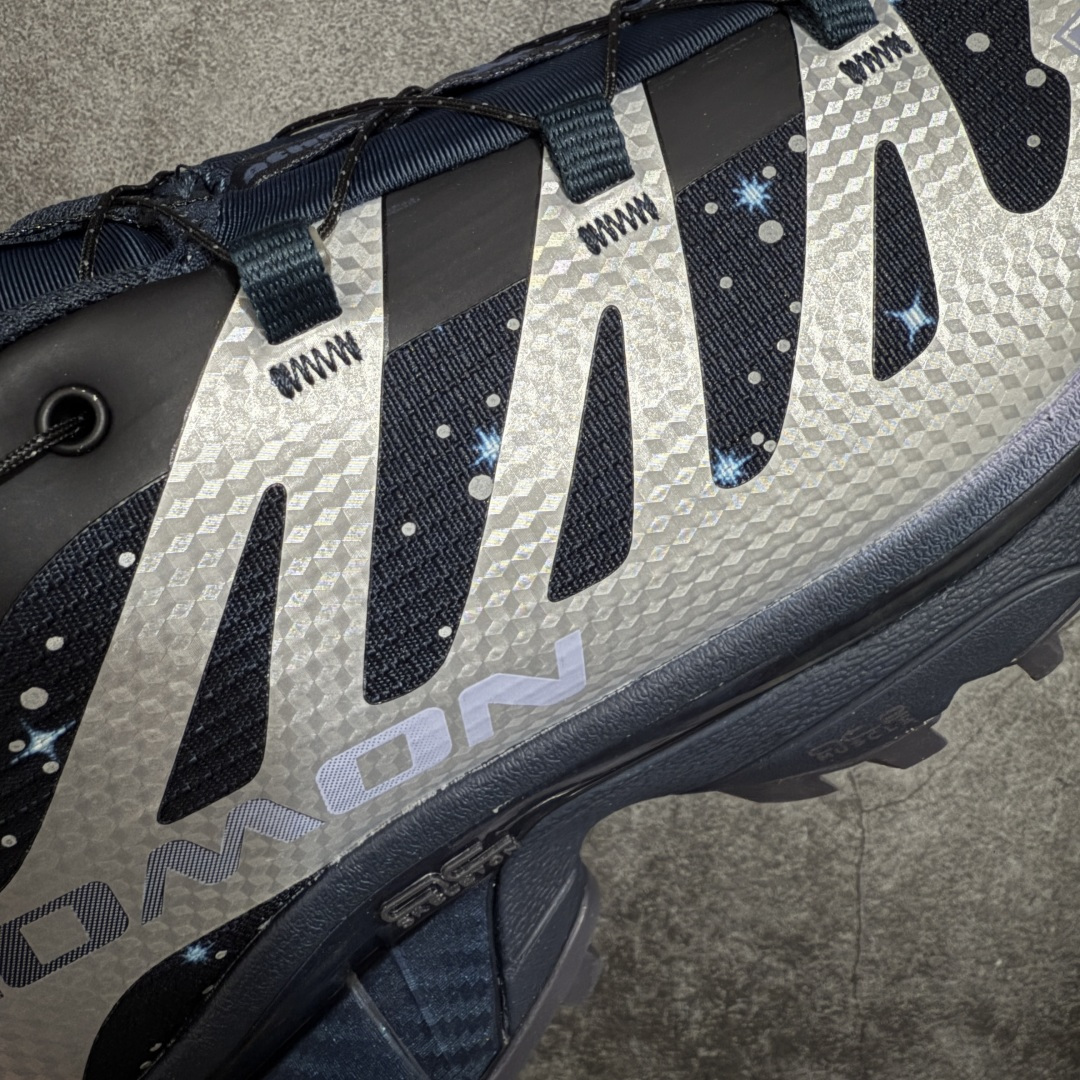 图片[4]-【纯原M版】ATMOS x Salomon XT-4 OG Advanced GTX萨洛蒙系列低帮城市越野机能透气休闲运动鞋 492733 鞋舌处附有迷你网眼袋收纳鞋绳以及下方的多色 Logo 标签 接着搭载奶油色 ACS 技术中底以及金色 TPU 塑料部件提升鞋款耐用性 中底与鞋面之间饰有海蓝色条状细节有效增添鞋款层次 最后应用黑色 Contragrip Chevron 外底完成鞋款设计 这次配色颇为高调 两款配色均以绚丽的渐变设计呈现 一款以粉紫渐变主打 另一款以黄绿渐变呈现 视觉效果相当吸睛 鞋面的使用玻璃纤维覆盖物加固 并通过细绳扣系带系统进行锁定 Salomon 的品牌logo 出现在脚后跟和前掌部位 中底虽然偏薄 但非常耐用 与模压塑料ACS 框架以及致密AC2 Muscle 鞋底单元结合 能够提供出色的支撑力和缓冲性 尺码：36 36.5 37 38 38.5 39 40 40.5 41 42 42.5 43 44 44.5 45-选品中心