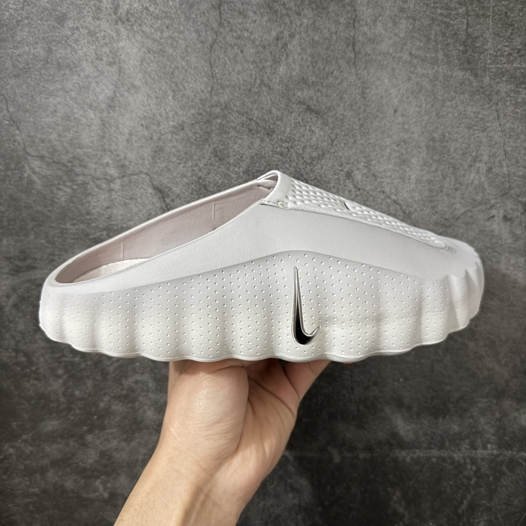 【XP纯原】NK Mind 001 Sail 黑科技足底按摩舒适贴合训练鞋 灰色 HQ4309-003 目前市售唯一正确版本 1：1标配组合底 MD软底 渐变雾面大底 超高清洁度 按摩功能效果同步原版 区别市场通货 Mind 001 从神经科学中汲取灵感，打造出一款不仅外观独特，更能为穿着者带来别样感知体验的球鞋，此次新作将继续延续此核心方向。历时十年打磨的 Mind 系列，承载着 Nike 对未来鞋款的愿景呈现。系列中的每双鞋，外底均由 22 个独立泡沫结节构成，旨在模拟赤足般的体验。这些结节N通过与足底感官感受器的相互作用，从而促进人体的自然步态。 尺码：36-47.5=36 37.5 38.5 40 41 42.5 44 45 46 47.5 和官网一样偏小一码-选品中心