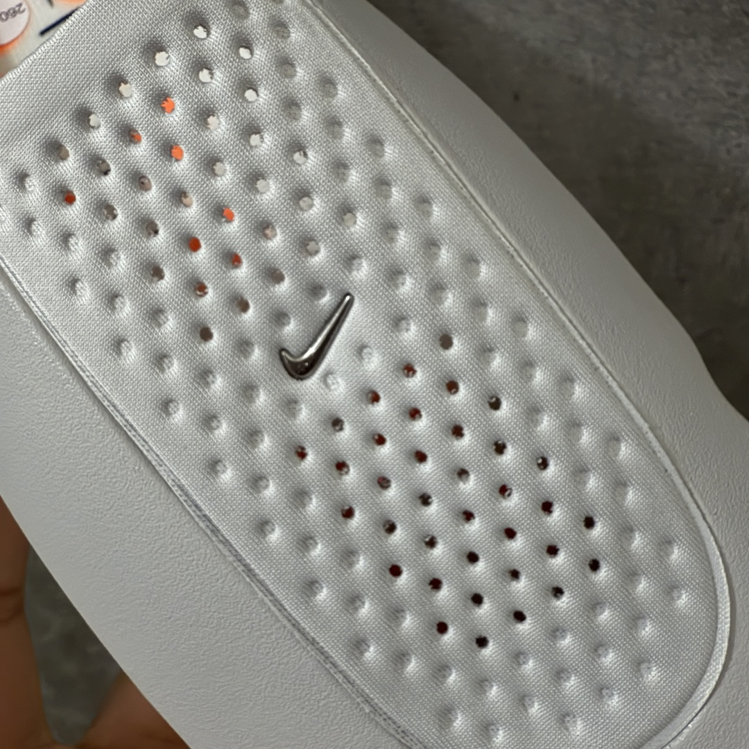 图片[6]-【XP纯原】NK Mind 001 Sail 黑科技足底按摩舒适贴合训练鞋 灰色 HQ4309-003 目前市售唯一正确版本 1：1标配组合底 MD软底 渐变雾面大底 超高清洁度 按摩功能效果同步原版 区别市场通货 Mind 001 从神经科学中汲取灵感，打造出一款不仅外观独特，更能为穿着者带来别样感知体验的球鞋，此次新作将继续延续此核心方向。历时十年打磨的 Mind 系列，承载着 Nike 对未来鞋款的愿景呈现。系列中的每双鞋，外底均由 22 个独立泡沫结节构成，旨在模拟赤足般的体验。这些结节N通过与足底感官感受器的相互作用，从而促进人体的自然步态。 尺码：36-47.5=36 37.5 38.5 40 41 42.5 44 45 46 47.5 和官网一样偏小一码-选品中心