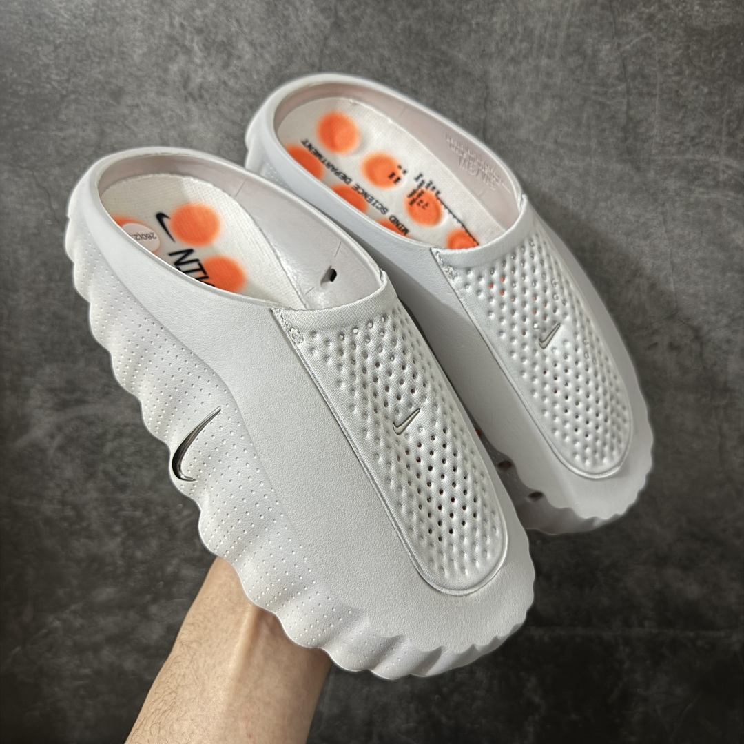 【XP纯原】NK Mind 001 Sail 黑科技足底按摩舒适贴合训练鞋 灰色 HQ4309-003 目前市售唯一正确版本 1：1标配组合底 MD软底 渐变雾面大底 超高清洁度 按摩功能效果同步原版 区别市场通货 Mind 001 从神经科学中汲取灵感，打造出一款不仅外观独特，更能为穿着者带来别样感知体验的球鞋，此次新作将继续延续此核心方向。历时十年打磨的 Mind 系列，承载着 Nike 对未来鞋款的愿景呈现。系列中的每双鞋，外底均由 22 个独立泡沫结节构成，旨在模拟赤足般的体验。这些结节N通过与足底感官感受器的相互作用，从而促进人体的自然步态。 尺码：36-47.5=36 37.5 38.5 40 41 42.5 44 45 46 47.5 和官网一样偏小一码-选品中心