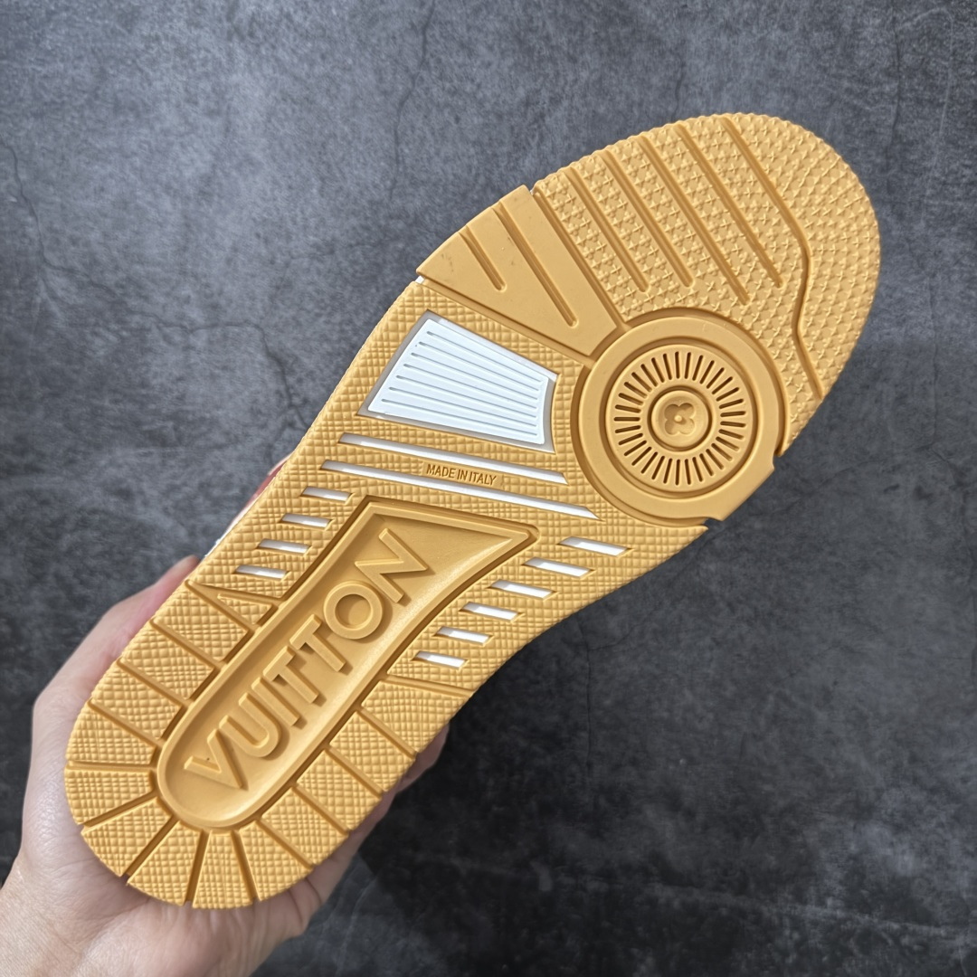 图片[9]-【YS纯原】 顶级莞产 Louis Vuitton路易威登 LV Trainer 系列 高奢运动鞋 橙色渐变 芯片配置，挂饰 NFC 芯片秒进官网 同步 ZP 官网空胶工艺，结构逻辑一致 正确胶片断点式设计，细节克制到位 中底油印字母比例按原版还原 1：1 原楦格板 / 楦头 / 刀磨 全新升级 独家定制压纹麂皮，用料细腻耐看 原版开模 TPU 大底 脚感与质感取向偏原版 代购指定高端版本 全新升级 双盒礼盒 全套配件齐全，整体完成度高 尺码：35-45-选品中心