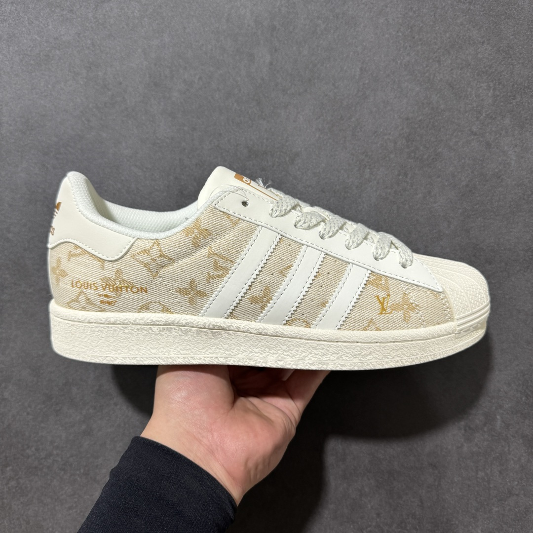 特价【定制版】adidas team court 贝壳头 浮夸的日韩版面与鞋底 颜值爆棚 开学季不撞鞋 货号：SD6809 尺码：36 36.5 37 38 38.5 39 40 40.5 41 42 42.5 43 44 45-选品中心