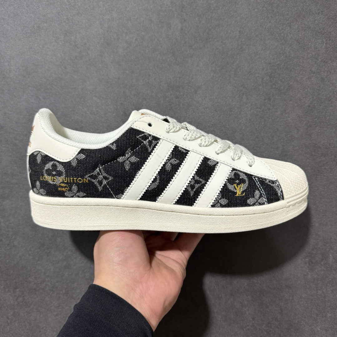 特价【定制版】adidas team court 贝壳头 浮夸的日韩版面与鞋底 颜值爆棚 开学季不撞鞋 货号：SD6808 尺码：36 36.5 37 38 38.5 39 40 40.5 41 42 42.5 43 44 45-选品中心