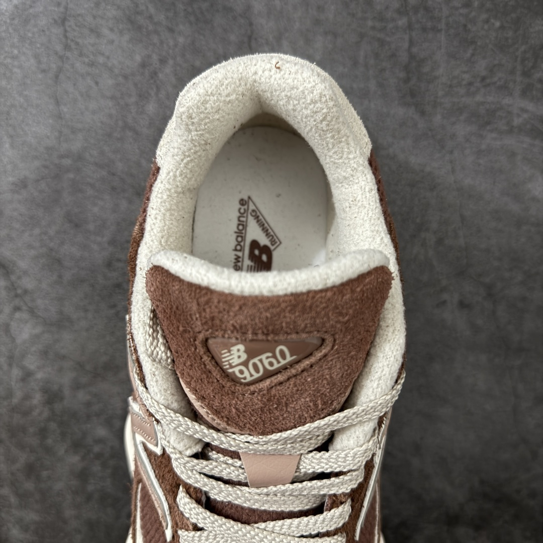 图片[8]-【纯原版】 New Balance NB9060 联名款 复古休闲运动慢跑鞋 U9060CCC 全套原楦原纸板原厂数据开发 进口三明治网面 原装进口翻毛皮料正确绒感卡色 正确中底拉帮中底网布细节 原厂标裁 带紫光防伪 定制后跟透明水晶模块 冲裁组合 大底贴合程度胶水上色把控完美 整洁度挑战全网艺术家 多道序QC把关品质完善 匠心打造 耗时两个月开发完成 工艺极其复杂难度可想而知 新开独立私模大底 全网唯一正确六层组合大底 高端零售专供产物 尺码：36 37 37.5 38 38.5 39 40 40.5 41 42 42.5 43 44 45 46.5-选品中心