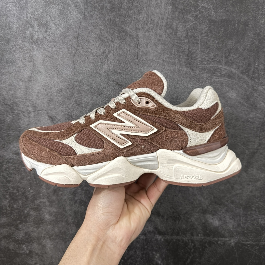 图片[2]-【纯原版】 New Balance NB9060 联名款 复古休闲运动慢跑鞋 U9060CCC 全套原楦原纸板原厂数据开发 进口三明治网面 原装进口翻毛皮料正确绒感卡色 正确中底拉帮中底网布细节 原厂标裁 带紫光防伪 定制后跟透明水晶模块 冲裁组合 大底贴合程度胶水上色把控完美 整洁度挑战全网艺术家 多道序QC把关品质完善 匠心打造 耗时两个月开发完成 工艺极其复杂难度可想而知 新开独立私模大底 全网唯一正确六层组合大底 高端零售专供产物 尺码：36 37 37.5 38 38.5 39 40 40.5 41 42 42.5 43 44 45 46.5-选品中心
