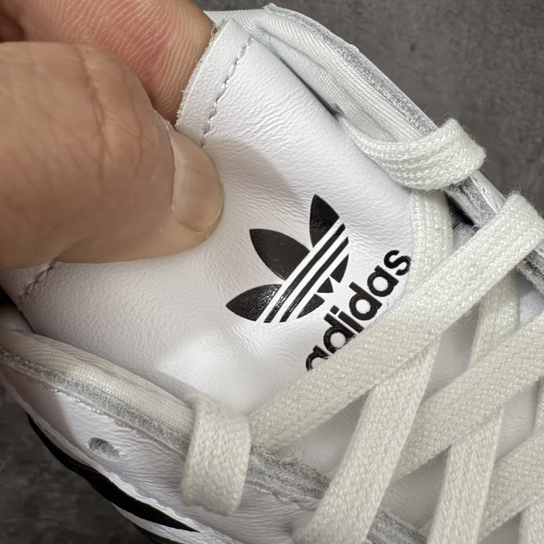 图片[6]-【渠道纯原版】AD Originals TAEKWONDO 跆拳道薄底训练鞋 JS1194 全网独家头层纳帕皮版本 市售最高版 区分市面普通货 皮料 鞋型 中底 针车走线全部拉满配置 💪🏻 从专业赛场到时尚前沿🪩 开启多元运动美学新篇章🥋 𝙏𝘼𝙀𝙆𝙒𝙊𝙉𝘿𝙊👟 演绎穿搭的“绝佳利器” 深受武术历史影响的简约套入式设计 力求致敬00年代初的风尚🥷🎧 ▪皮质鞋面，柔软高级 ▪搭配经典3D鞋头缝线设计 ▪一脚蹬设计穿脱自如 ▪低平橡胶外底助你扎实踩地从容迈步 为小众运动注入现代年轻化审美 鲜明黑白 复古极简 尺码：36 36.5 37 38 38.5 39 40 40.5 41 42 42.5 43 44 44.5 45-选品中心